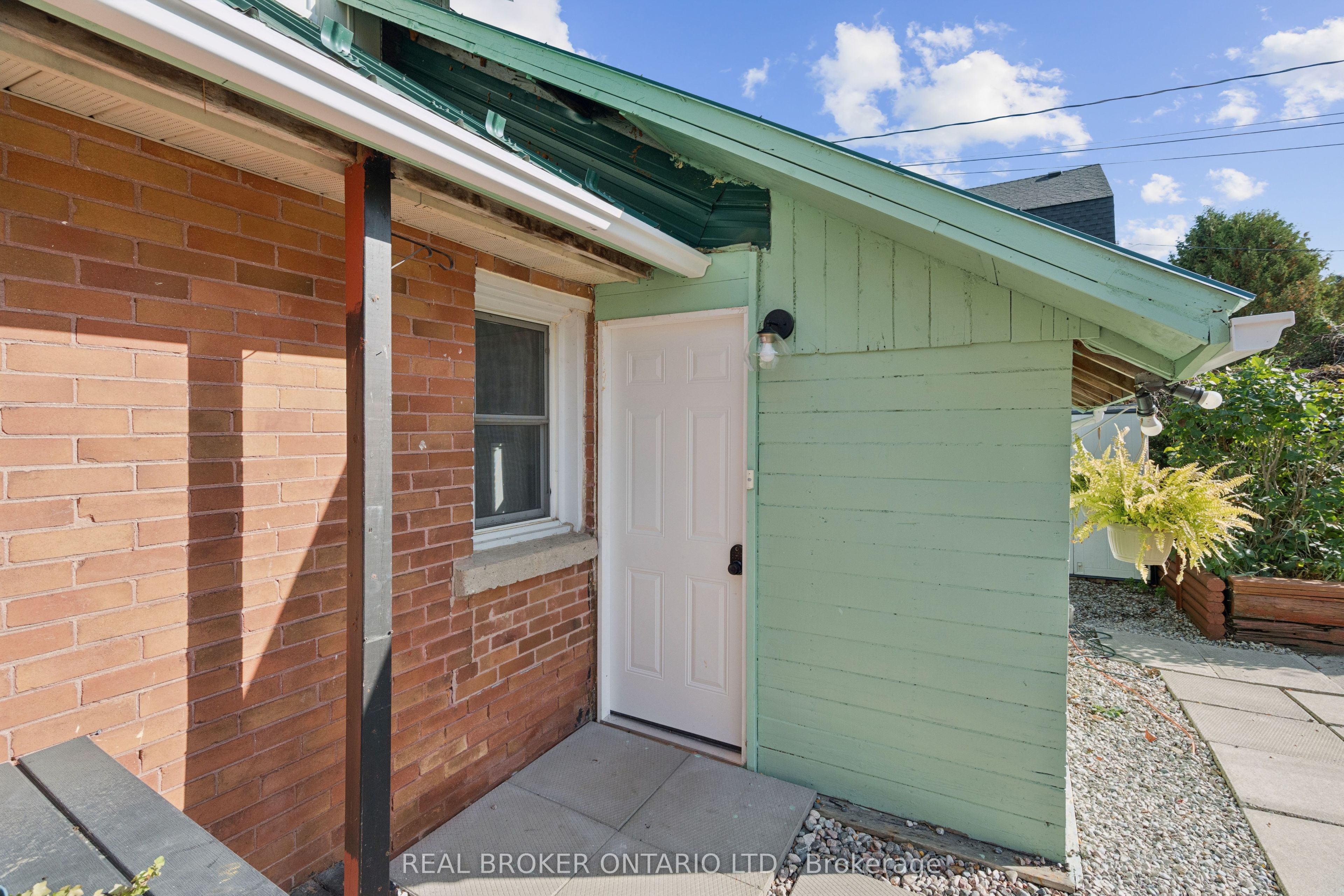 324 Daly Street Property Photo 36