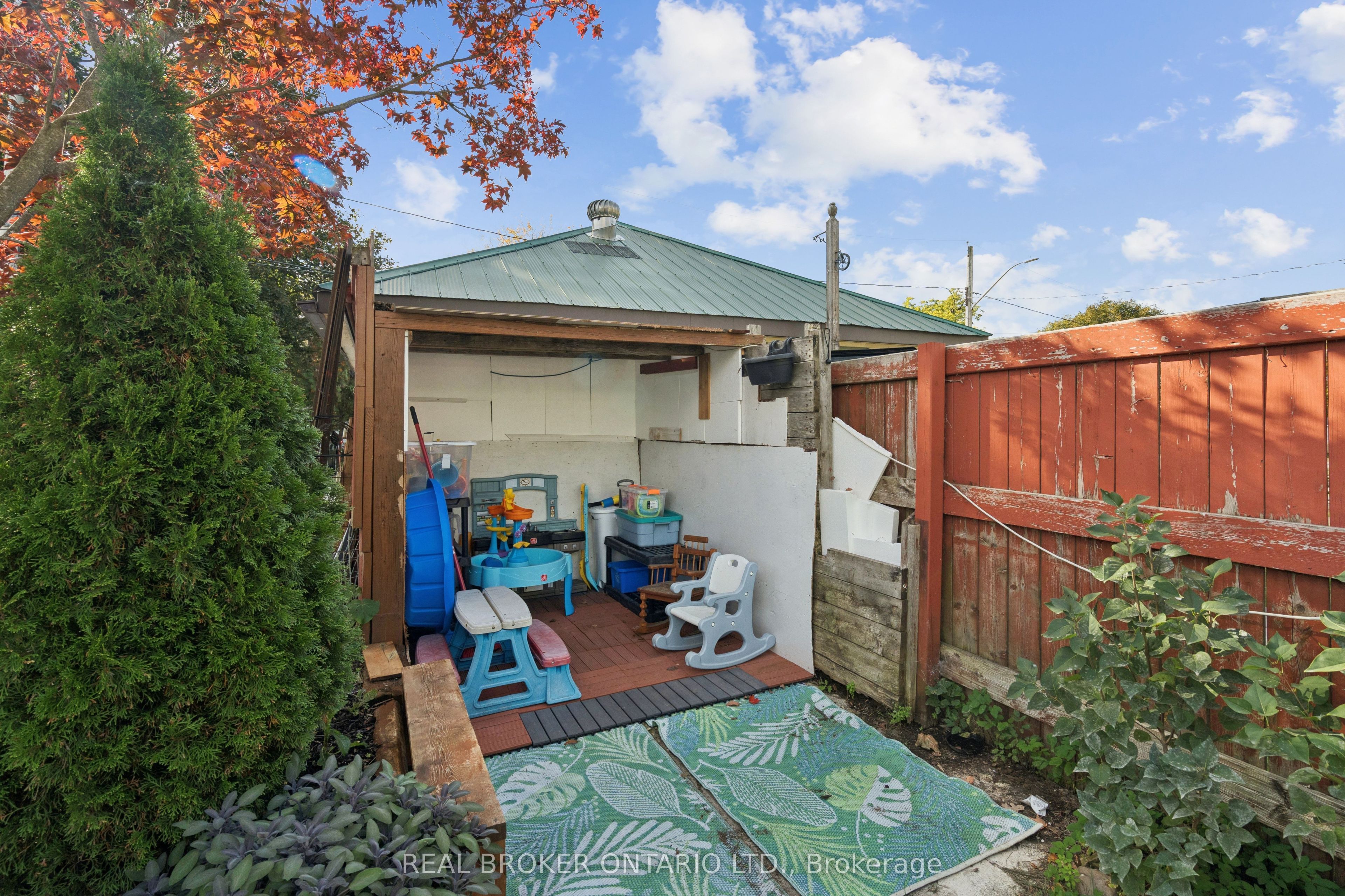 324 Daly Street Property Photo 38