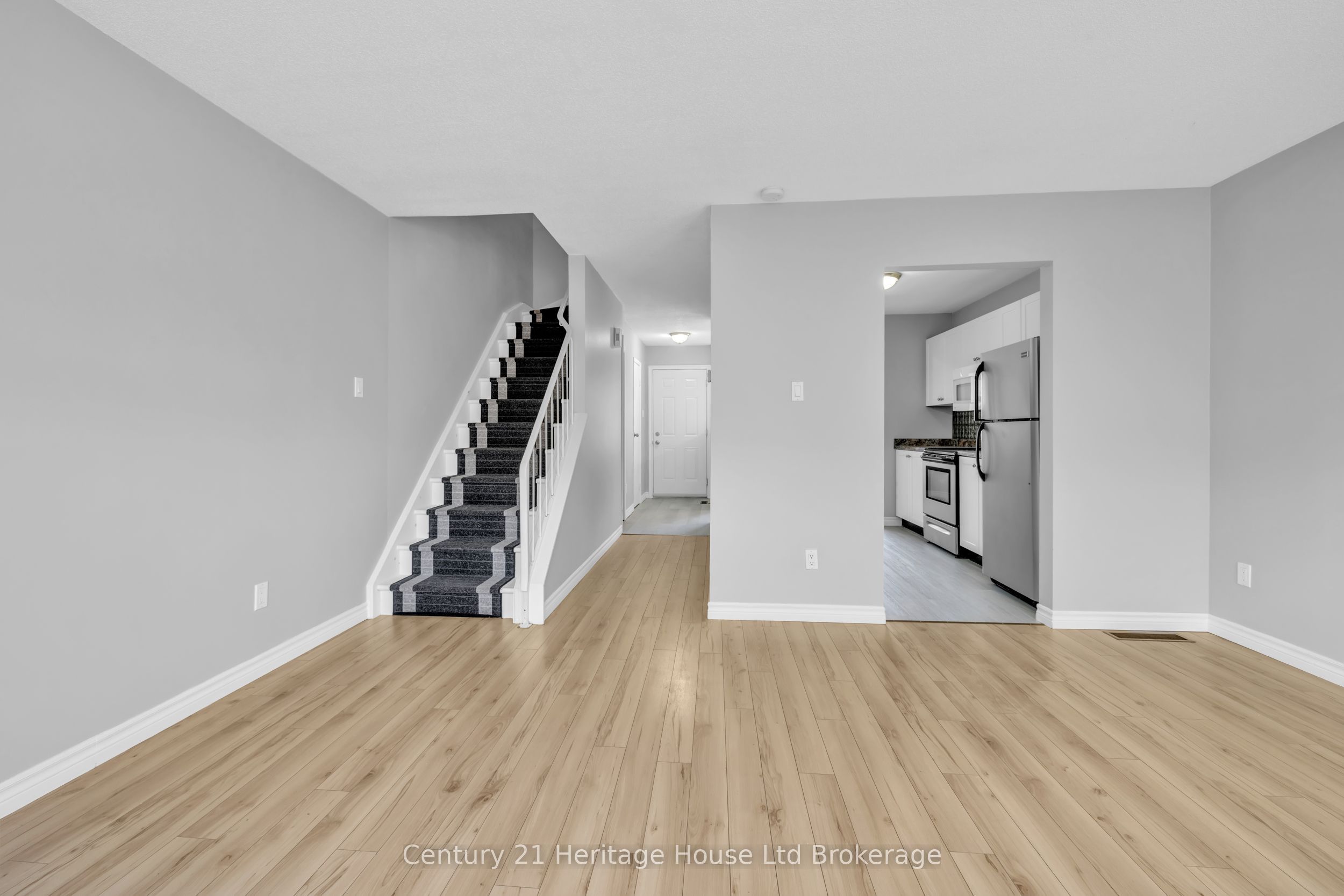 1135 Nellis Street 2 Property Photo 4