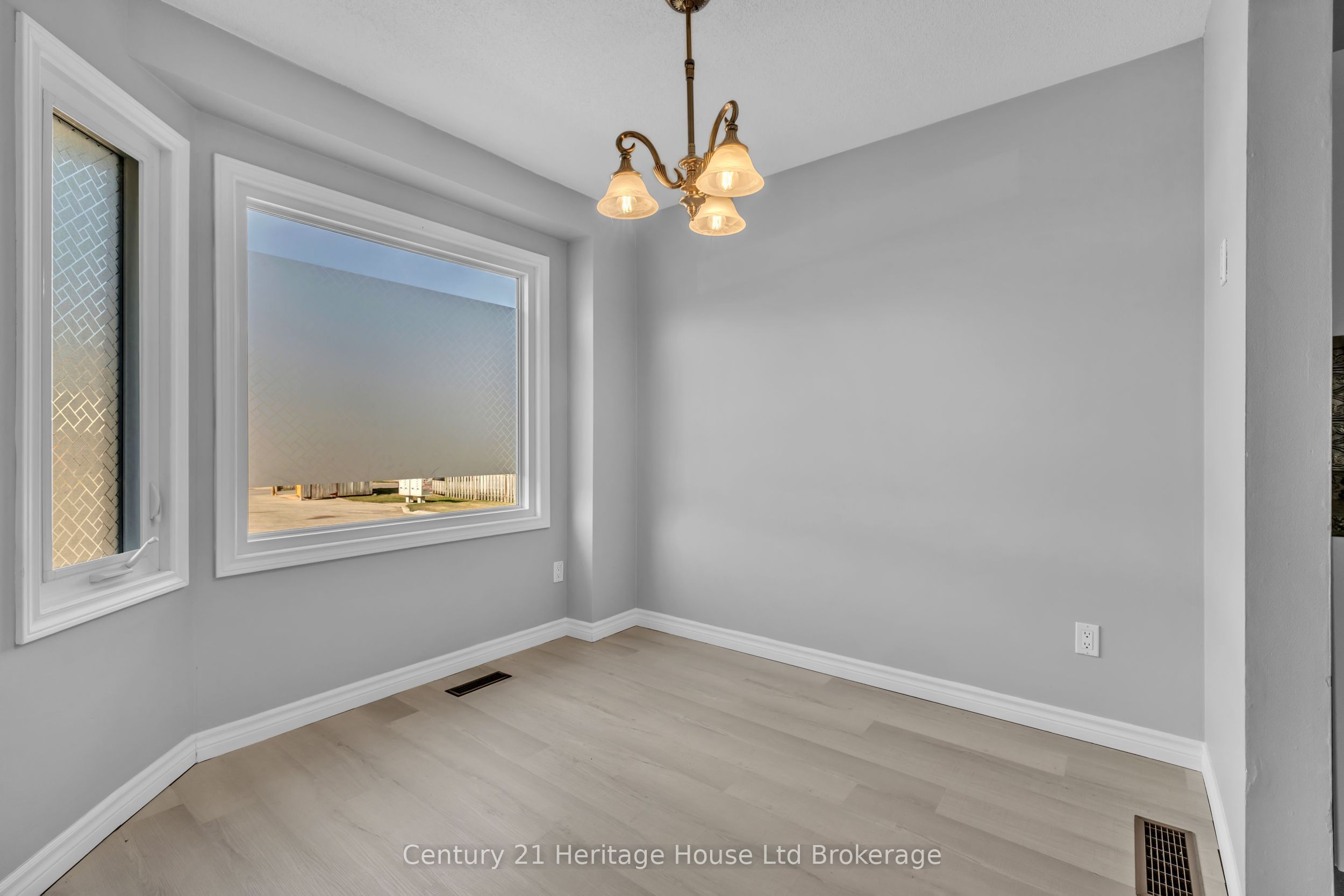 1135 Nellis Street 2 Property Photo 7