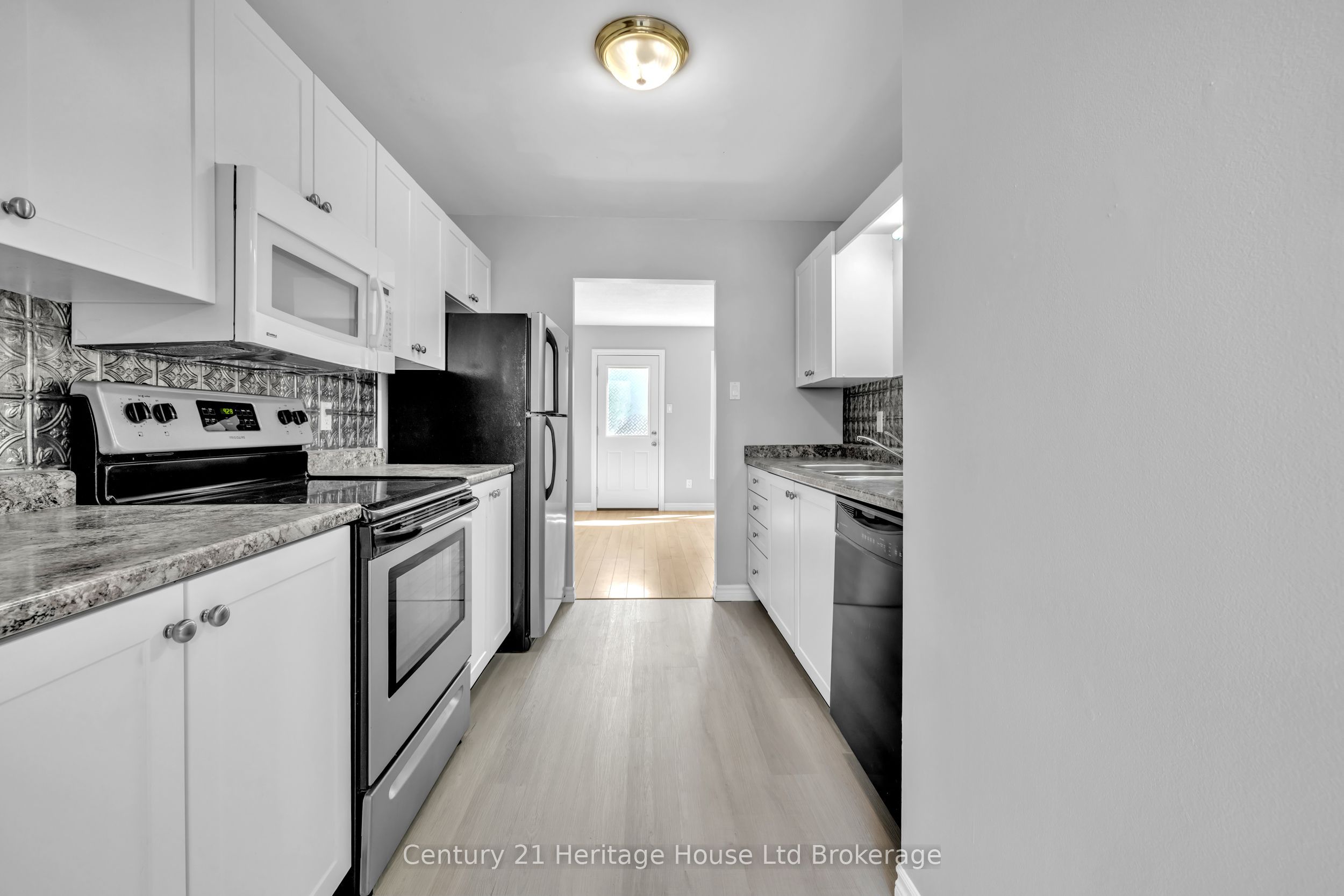 1135 Nellis Street 2 Property Photo 10