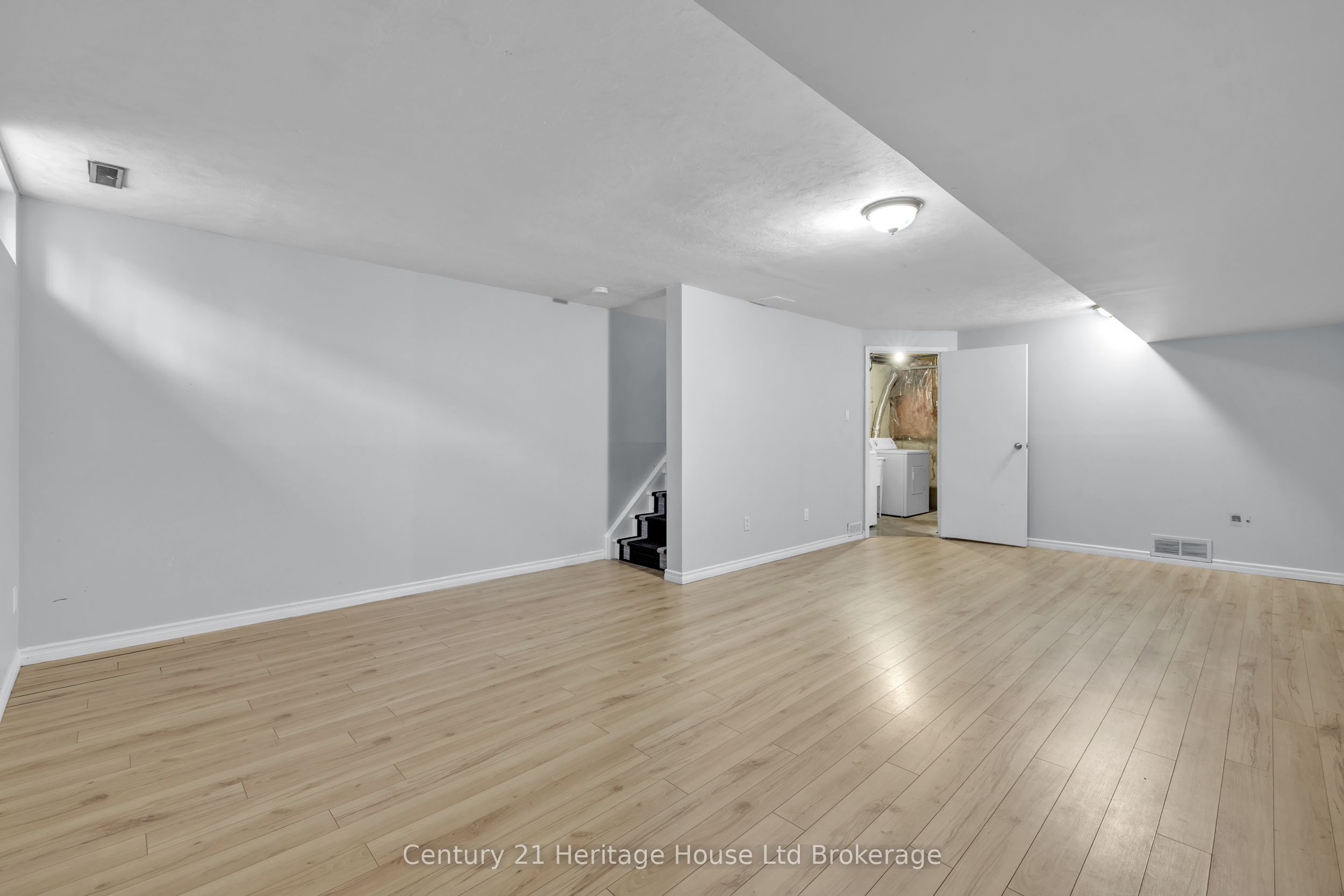 1135 Nellis Street 2 Property Photo 21
