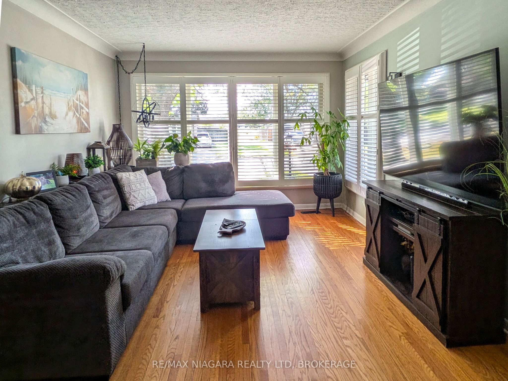 8610 Furlong Avenue Property Photo 4