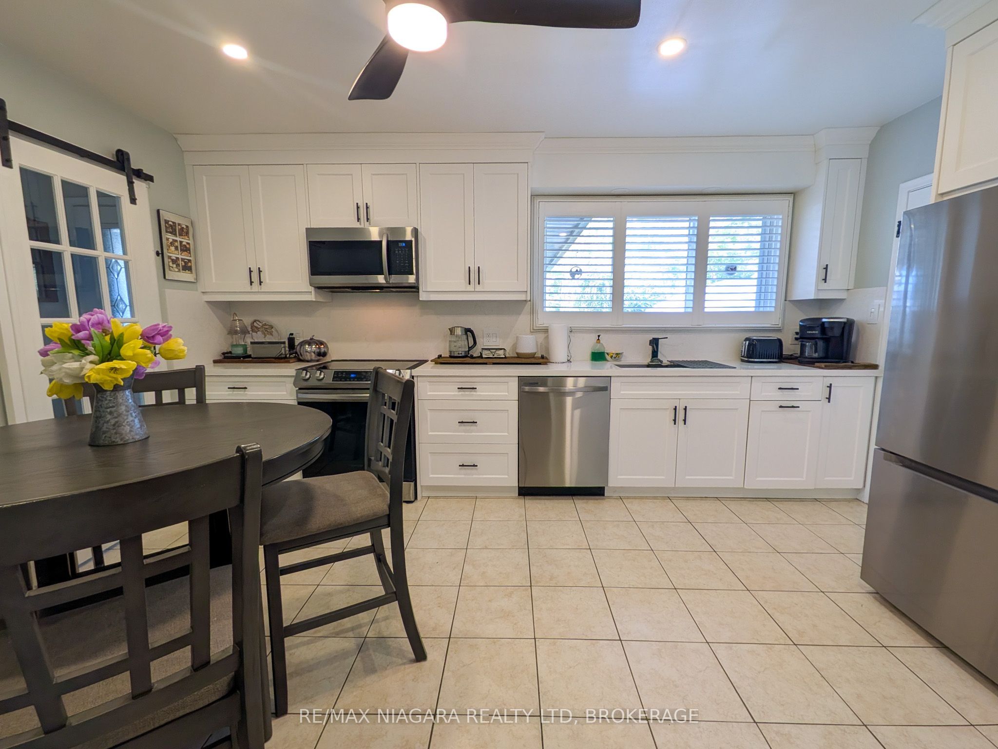 8610 Furlong Avenue Property Photo 6