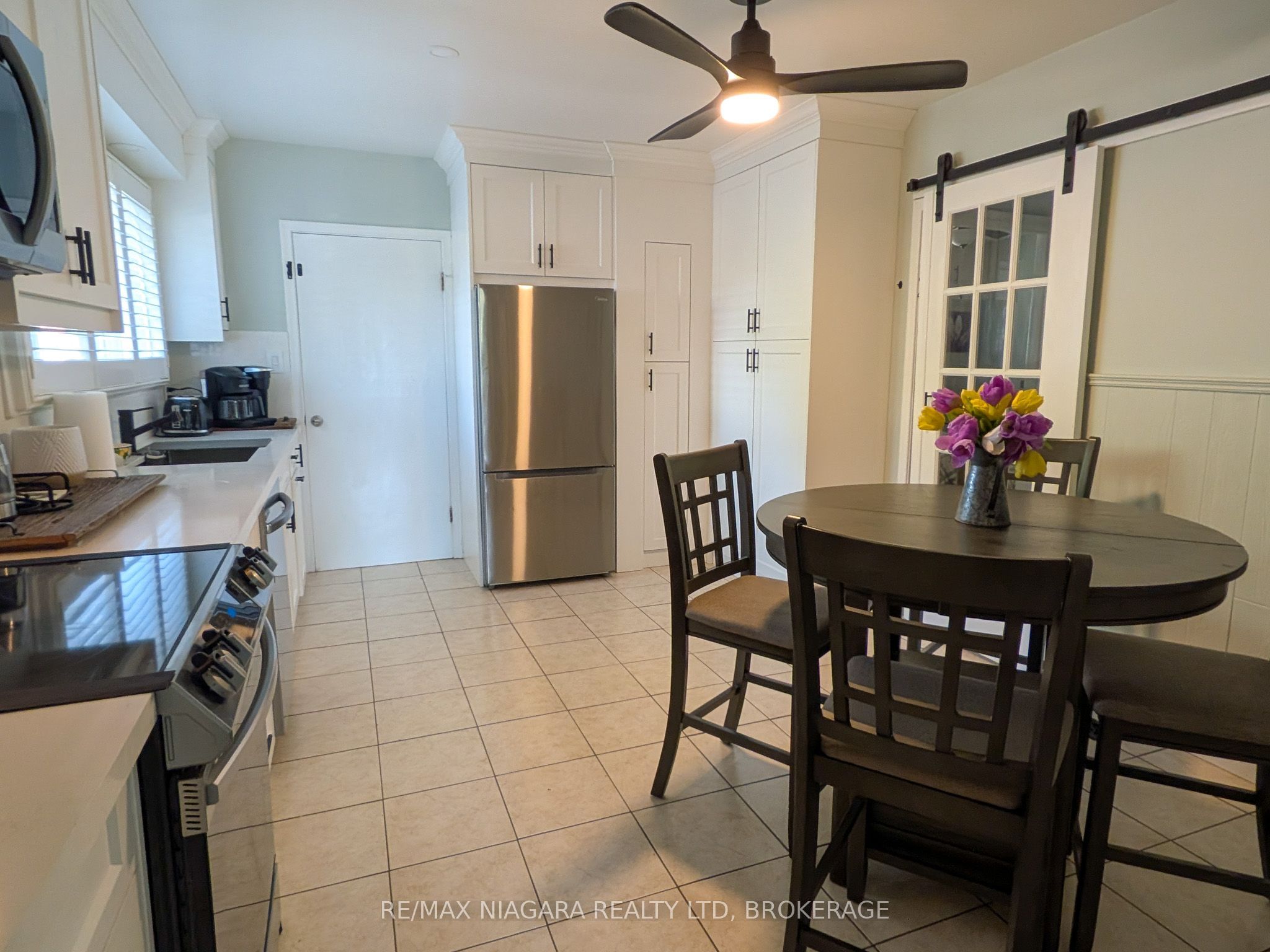 8610 Furlong Avenue Property Photo 7