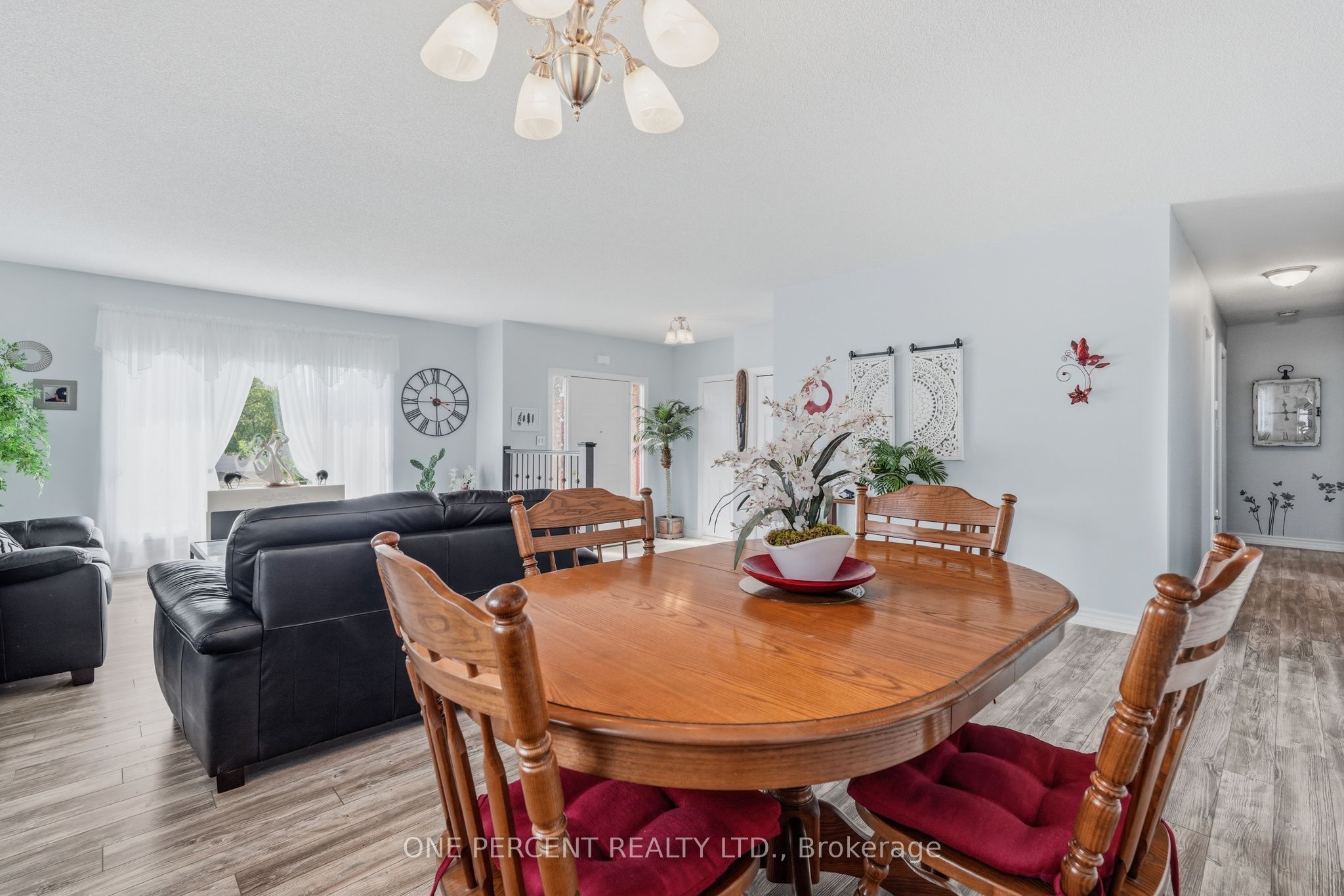 9 Country Club Road Property Photo 14