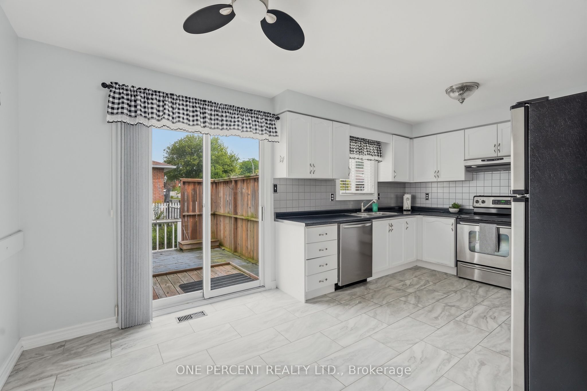 9 Country Club Road Property Photo 16