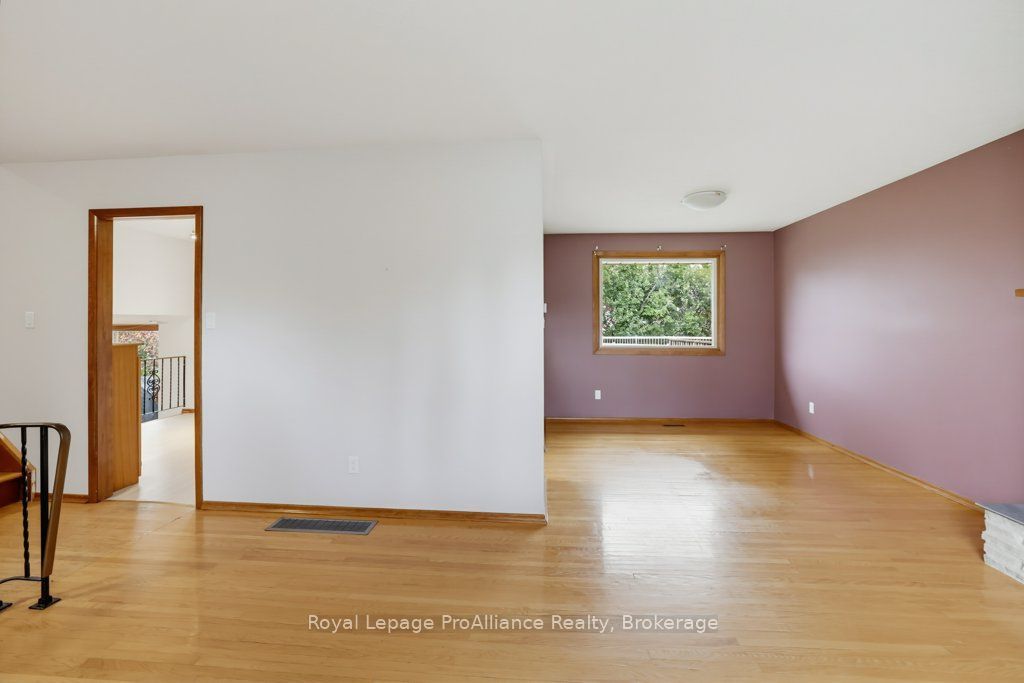 23 Thorncliffe Drive Property Photo 8