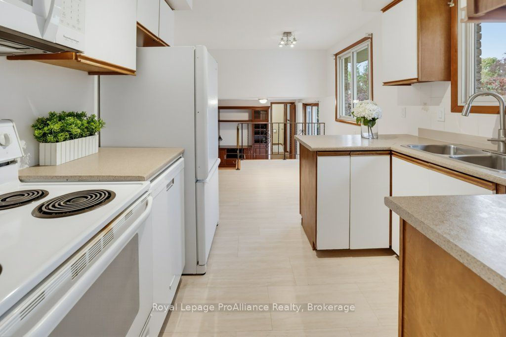 23 Thorncliffe Drive Property Photo 11