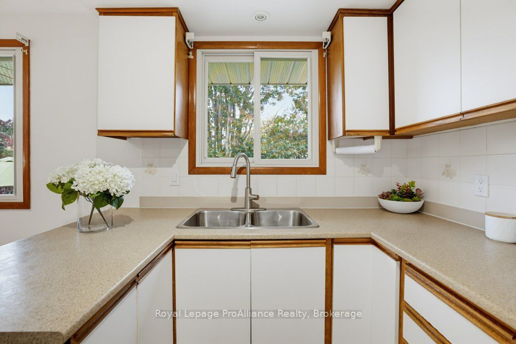 23 Thorncliffe Drive Property Photo 12
