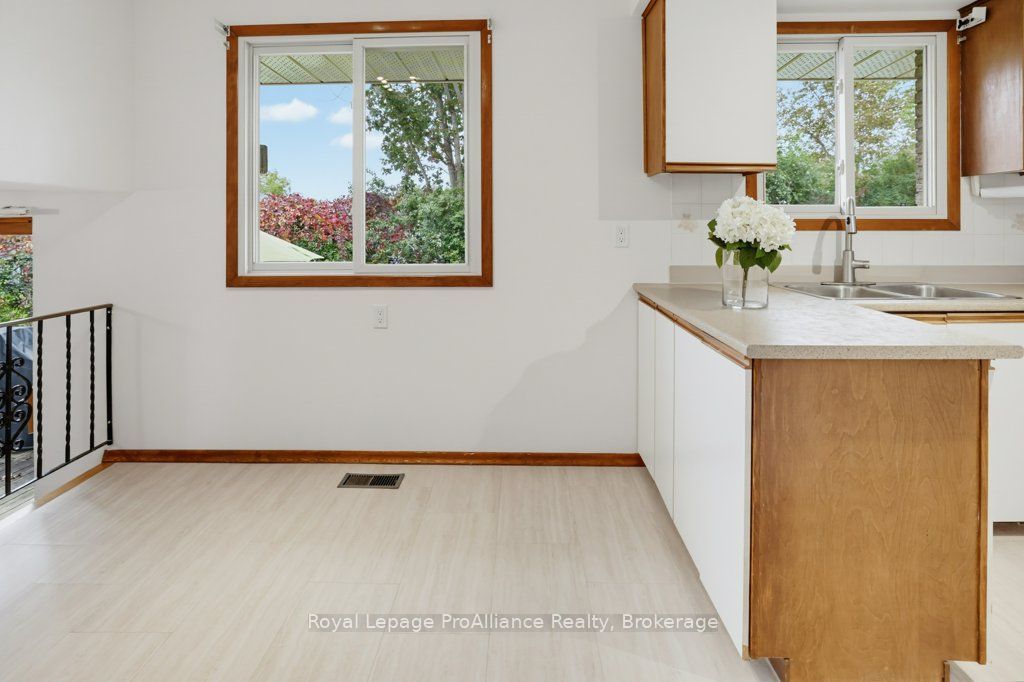 23 Thorncliffe Drive Property Photo 14