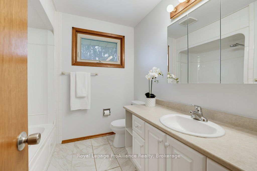 23 Thorncliffe Drive Property Photo 36