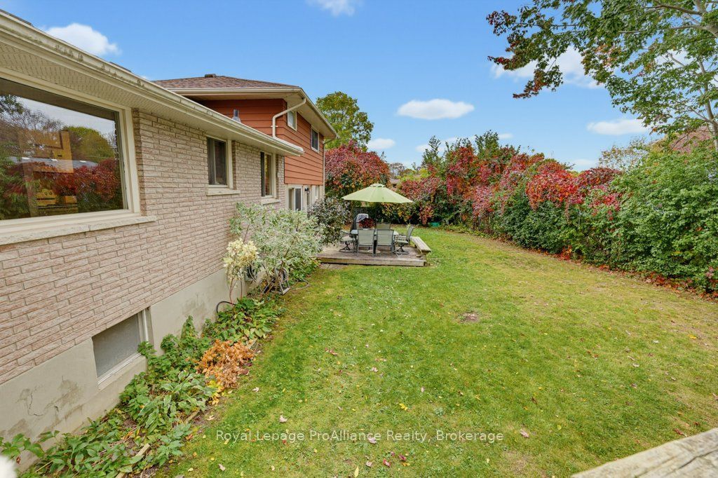 23 Thorncliffe Drive Property Photo 43