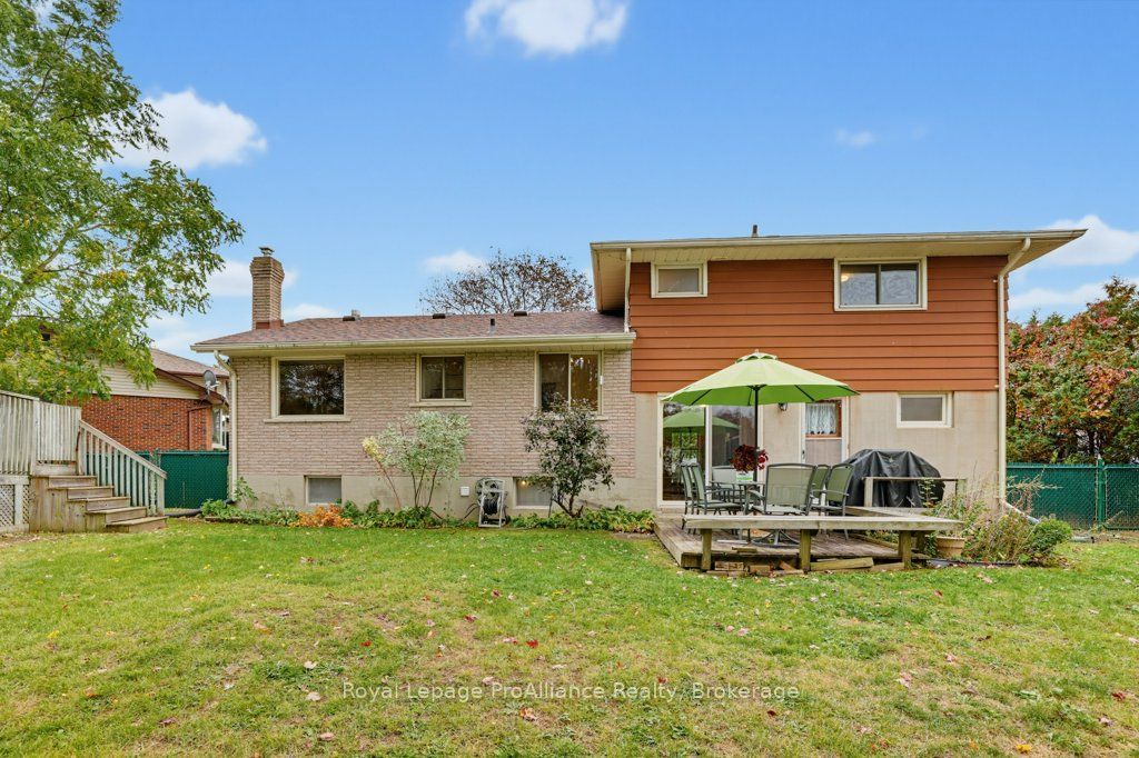 23 Thorncliffe Drive Property Photo 46