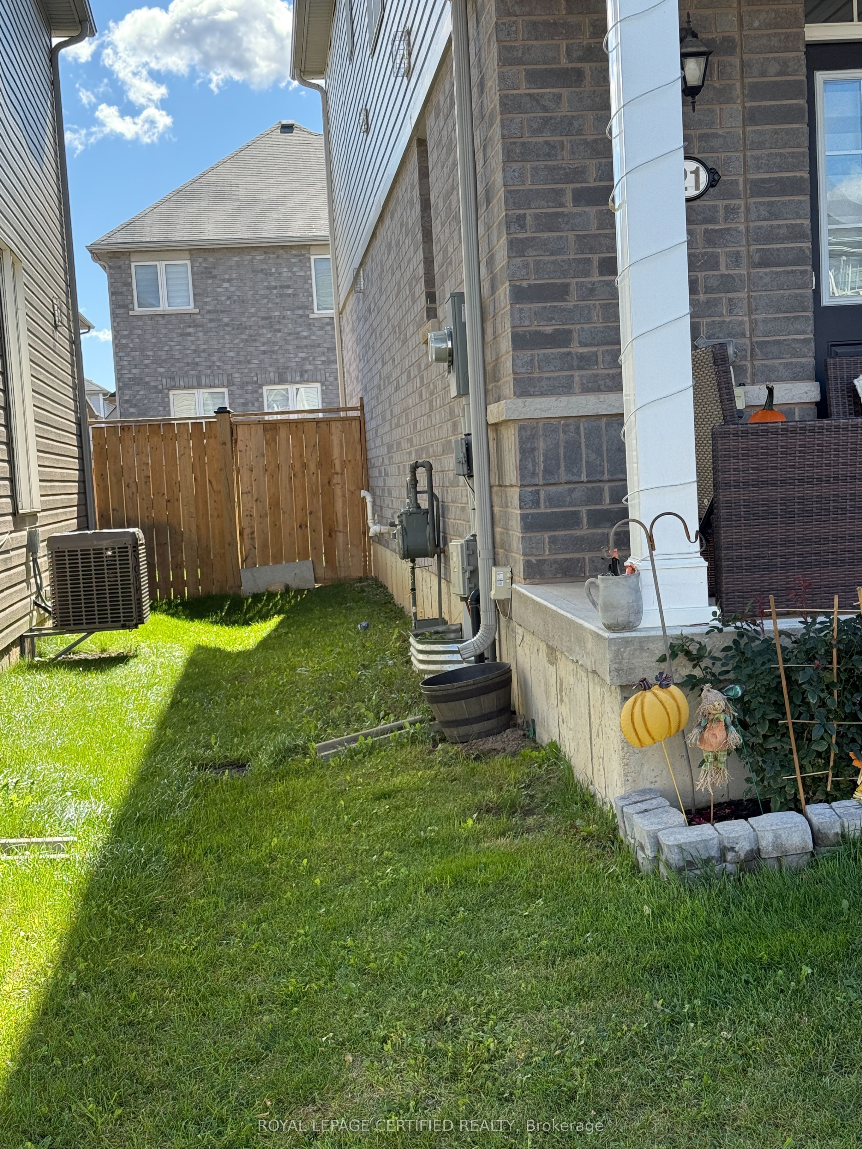 21 Munro Circle Property Photo 22