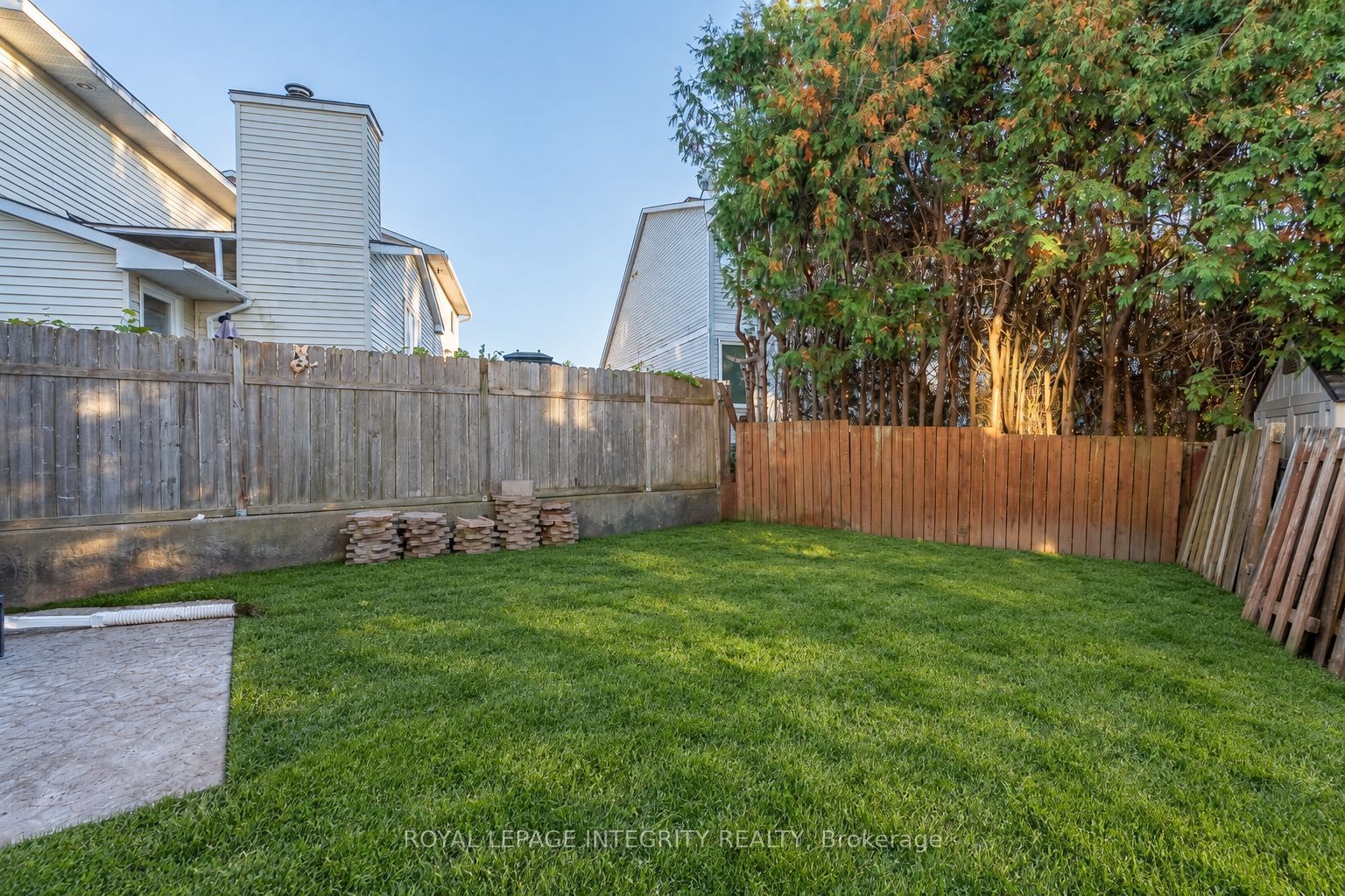 775 Kingfisher Crescent A Property Photo 21