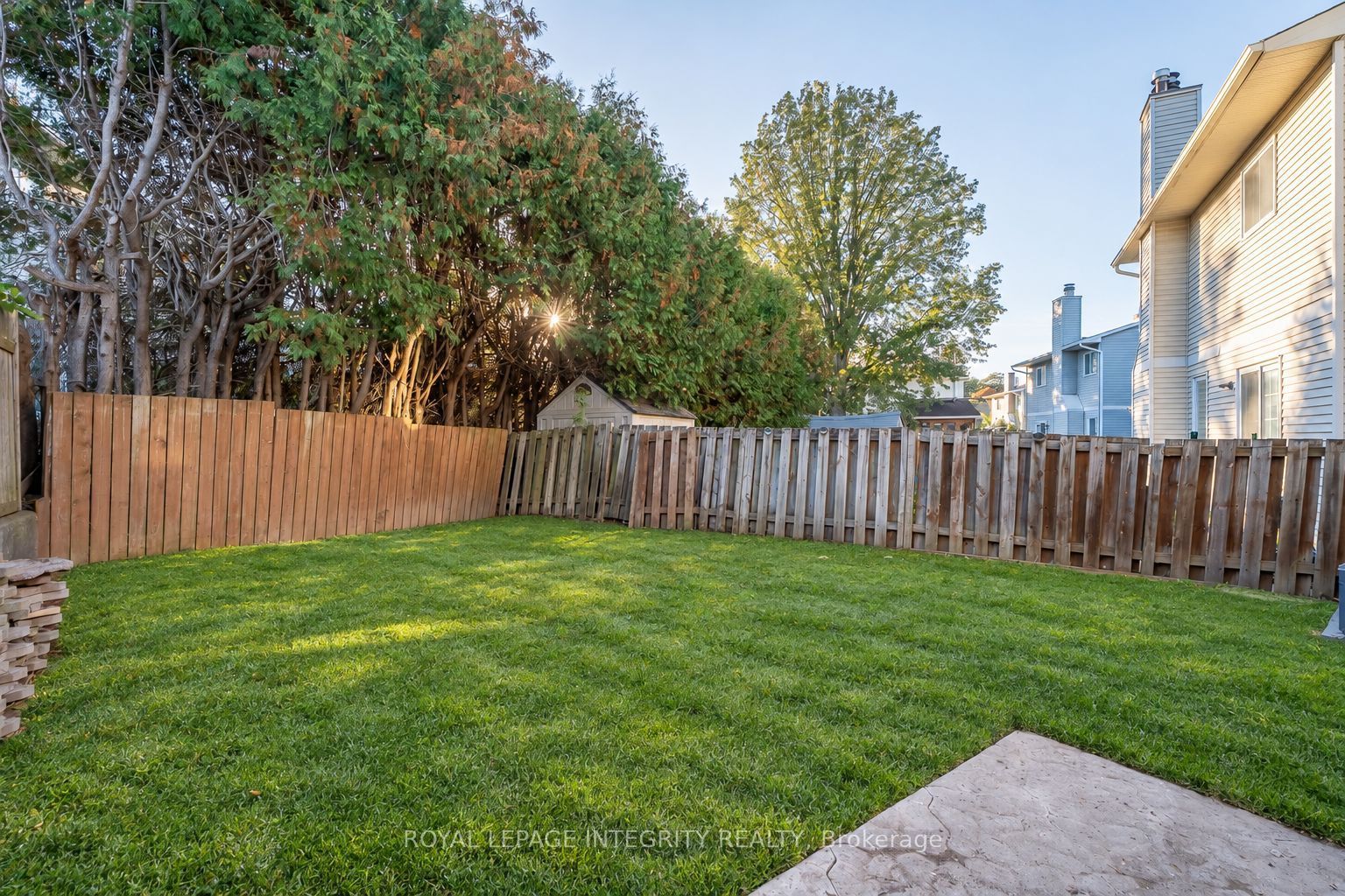 775 Kingfisher Crescent A Property Photo 22