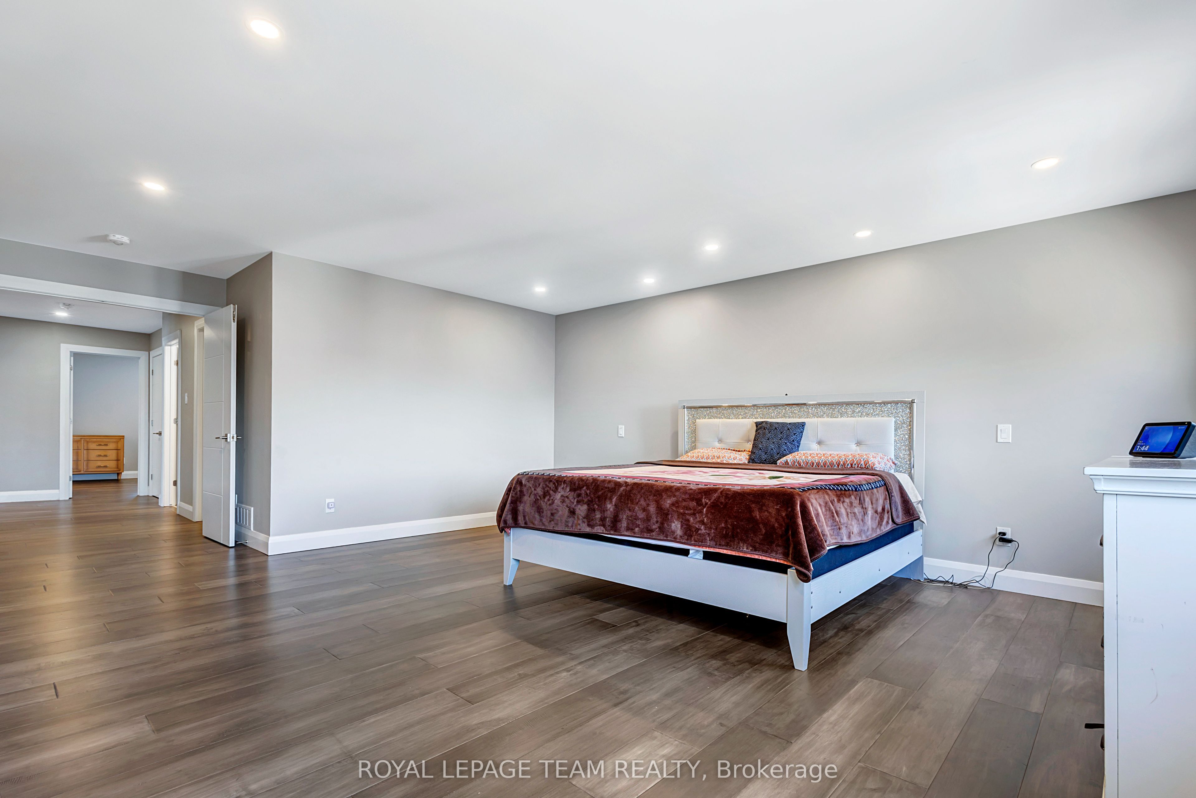 348 Abbeydale Circle Property Photo 14