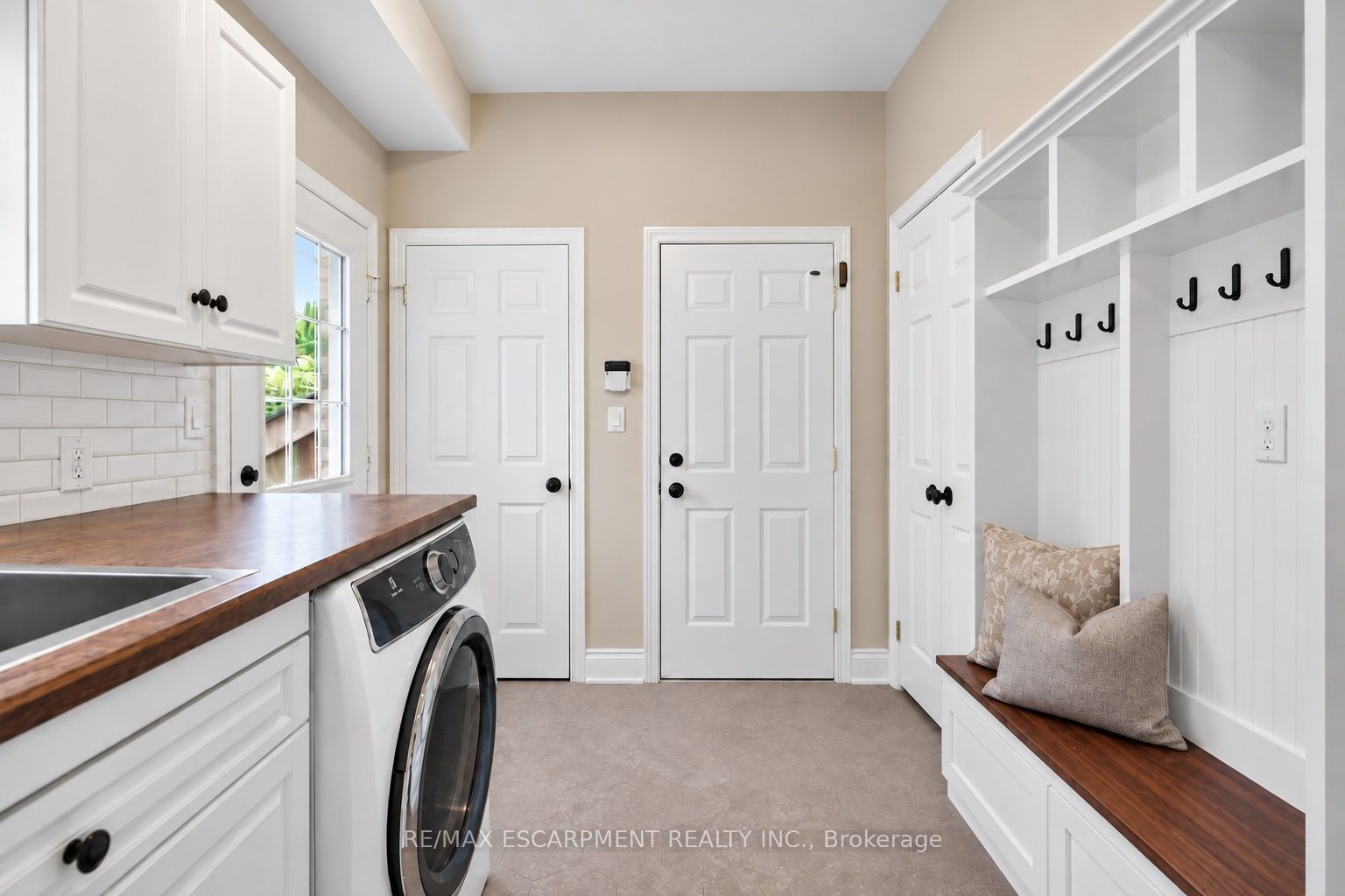 447 Golf Links Road Property Photo 21