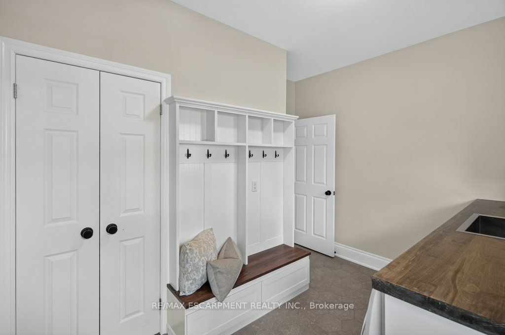 447 Golf Links Road Property Photo 22