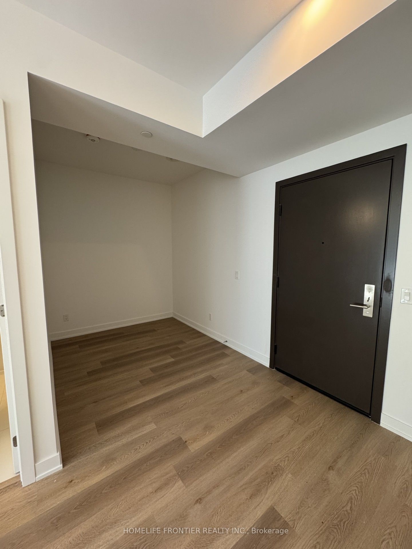 101 John Street 1615 Property Photo 2