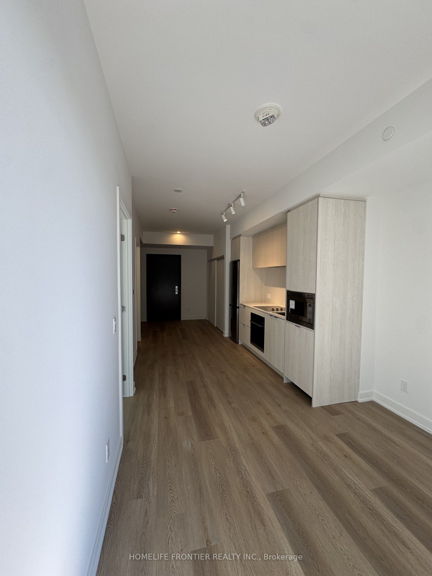 101 John Street 1615 Property Photo 5