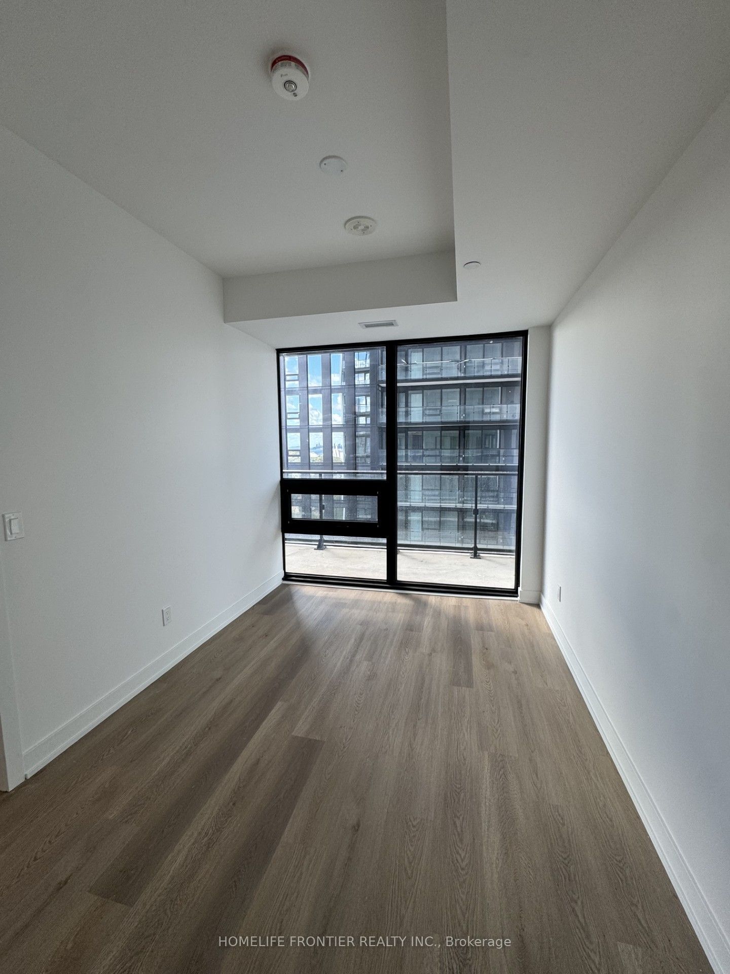 101 John Street 1615 Property Photo 6