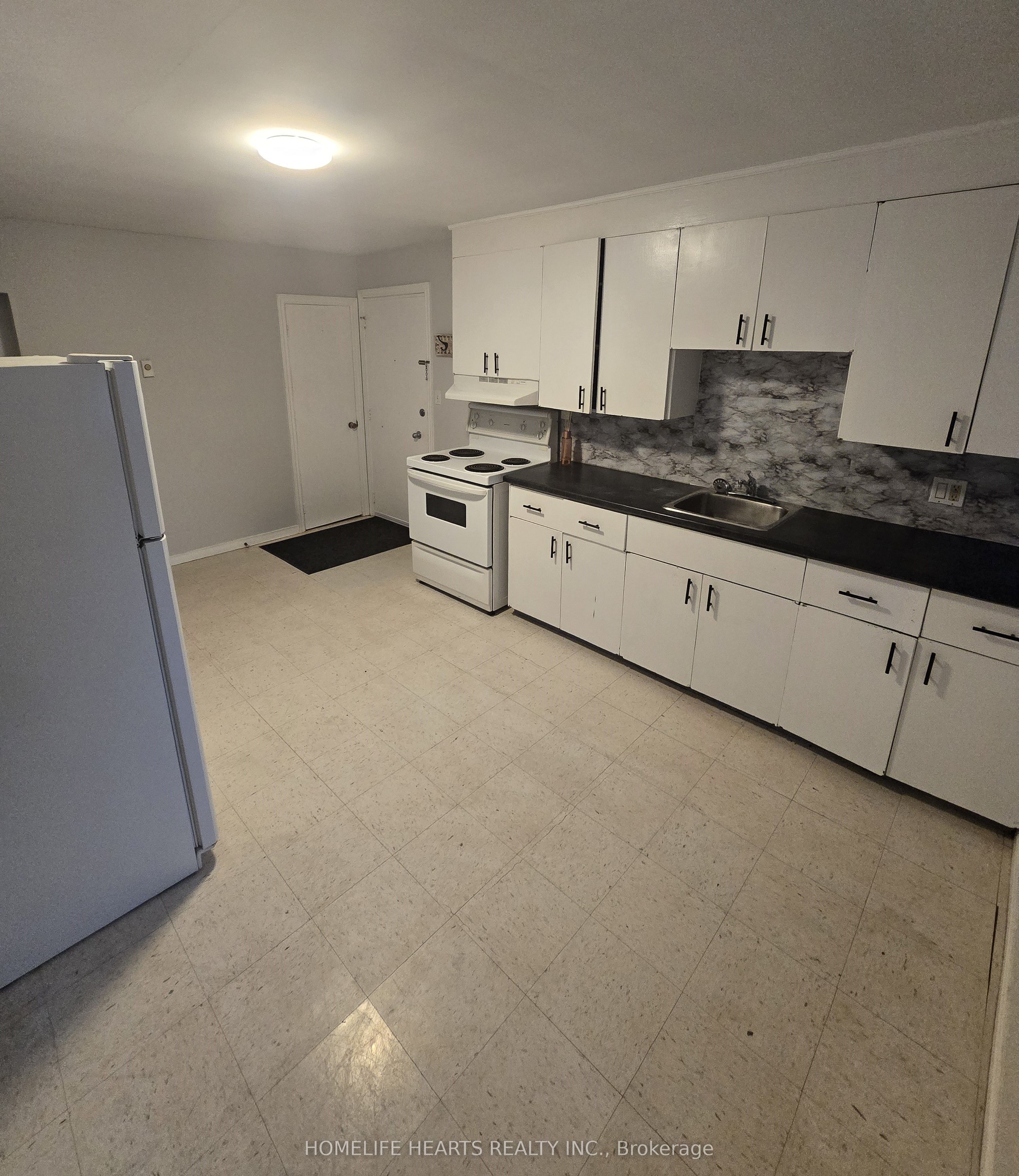 362 Grey Street 3 Property Photo 3