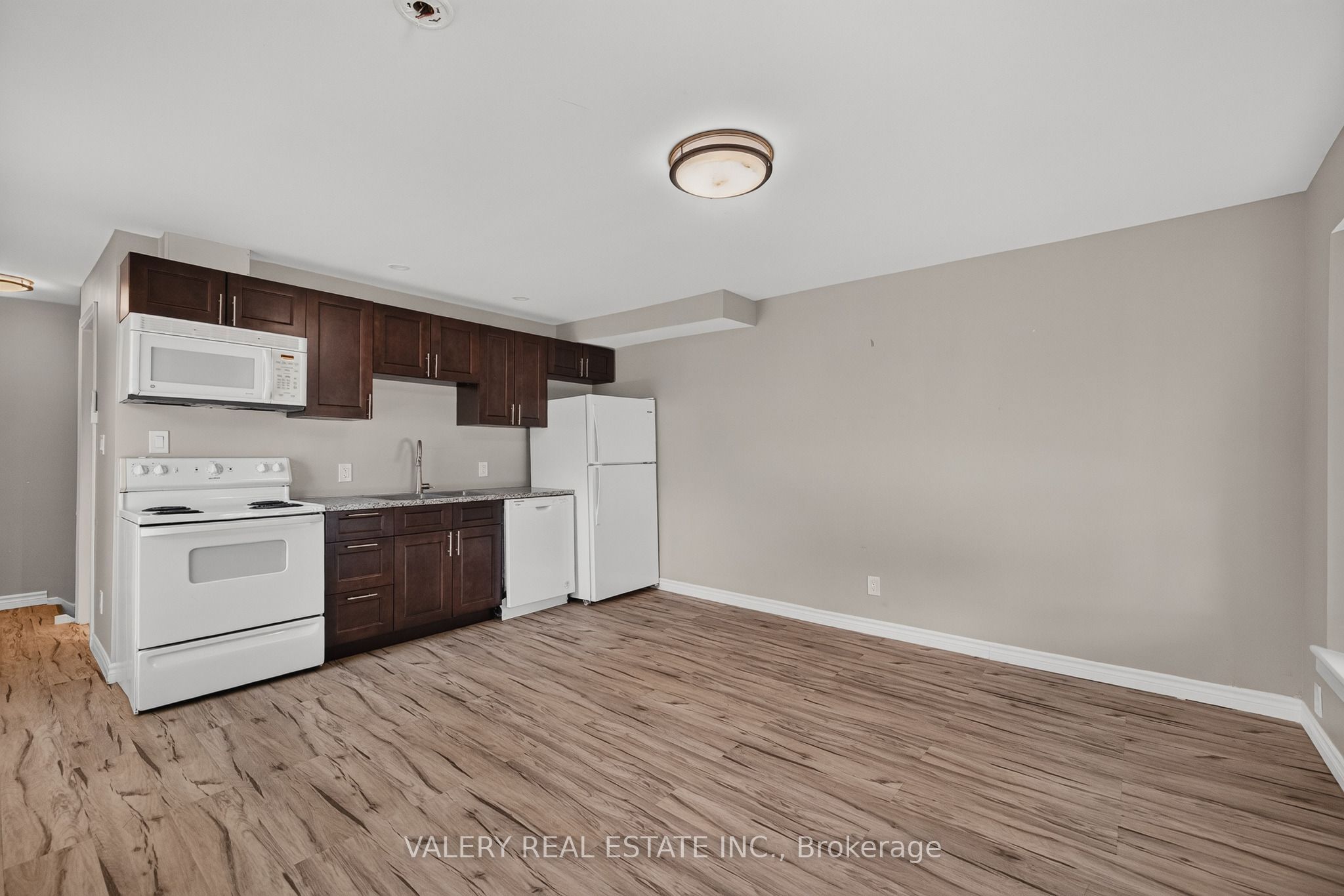 752 Sherring Street Property Photo 3
