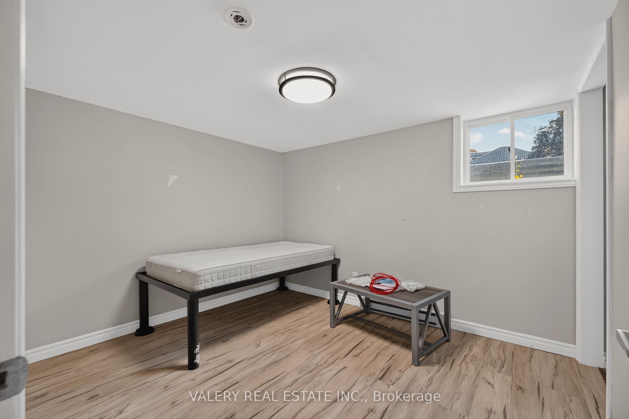 752 Sherring Street Property Photo 8