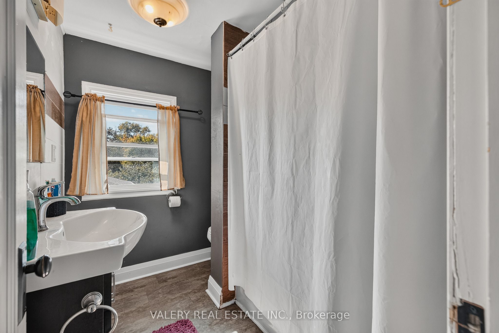 752 Sherring Street Property Photo 12