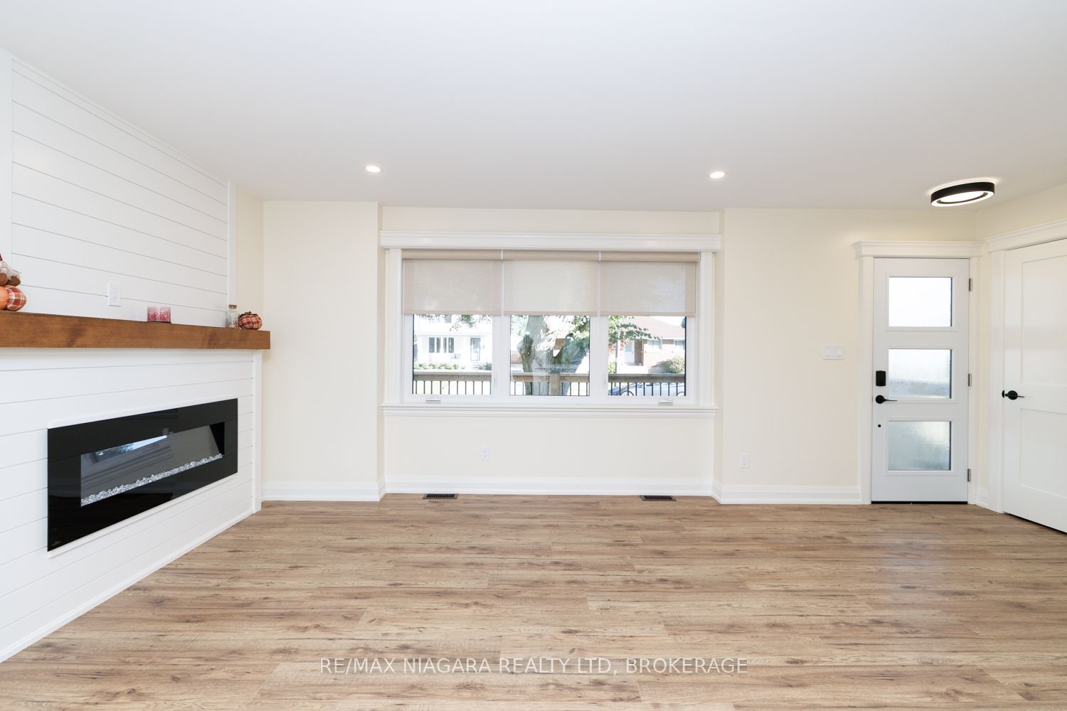 245 Bowen Road Property Photo 9