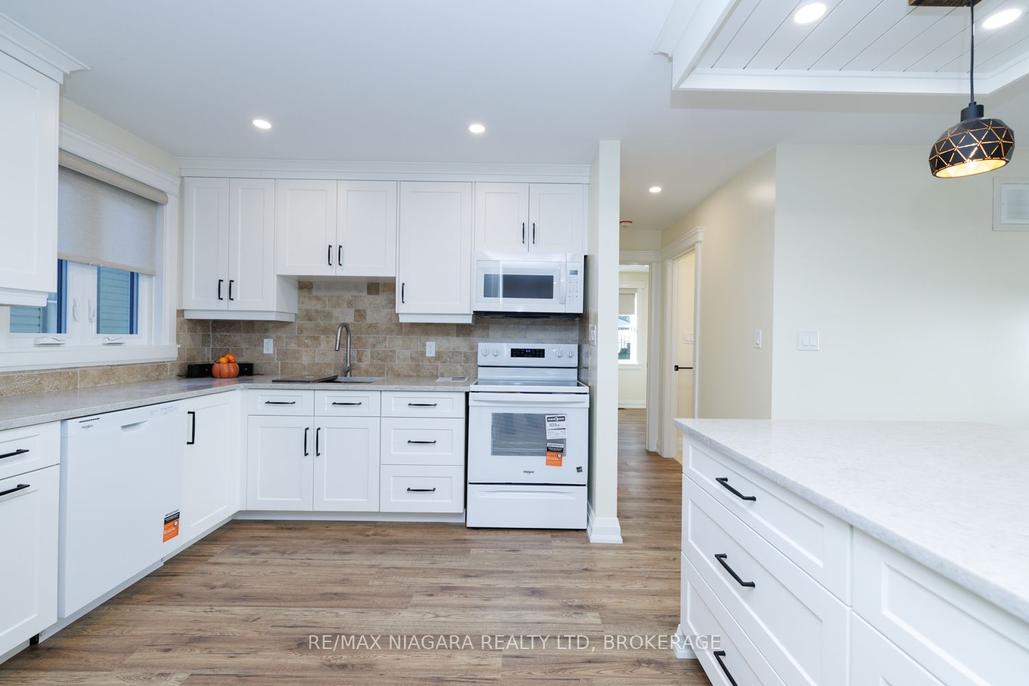 245 Bowen Road Property Photo 13