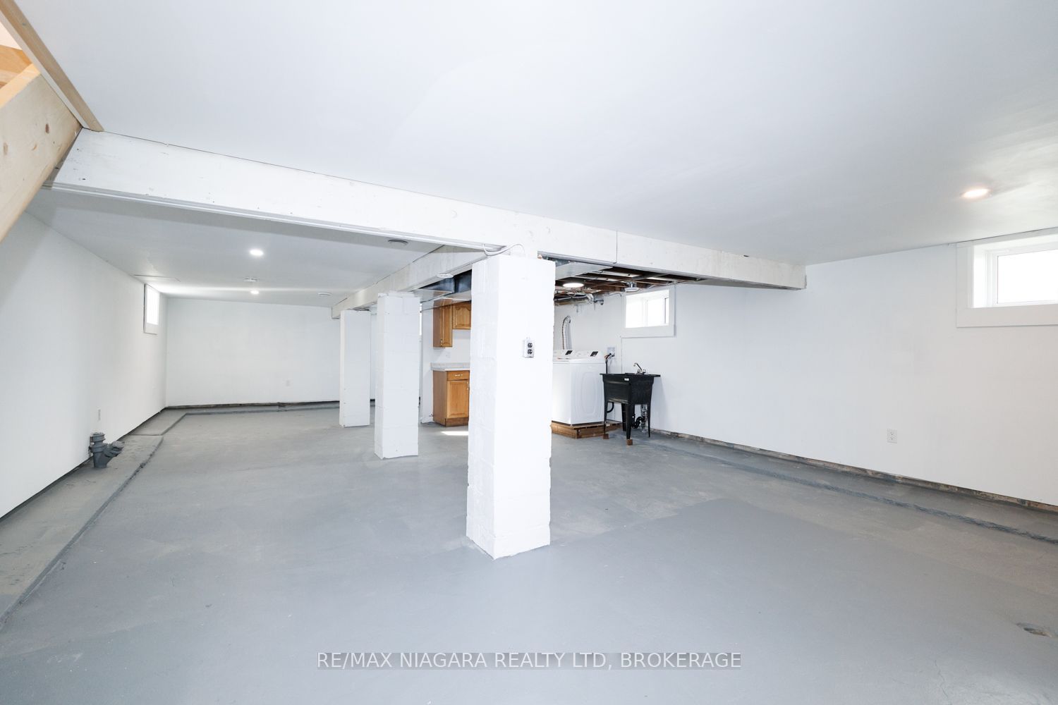 245 Bowen Road Property Photo 23