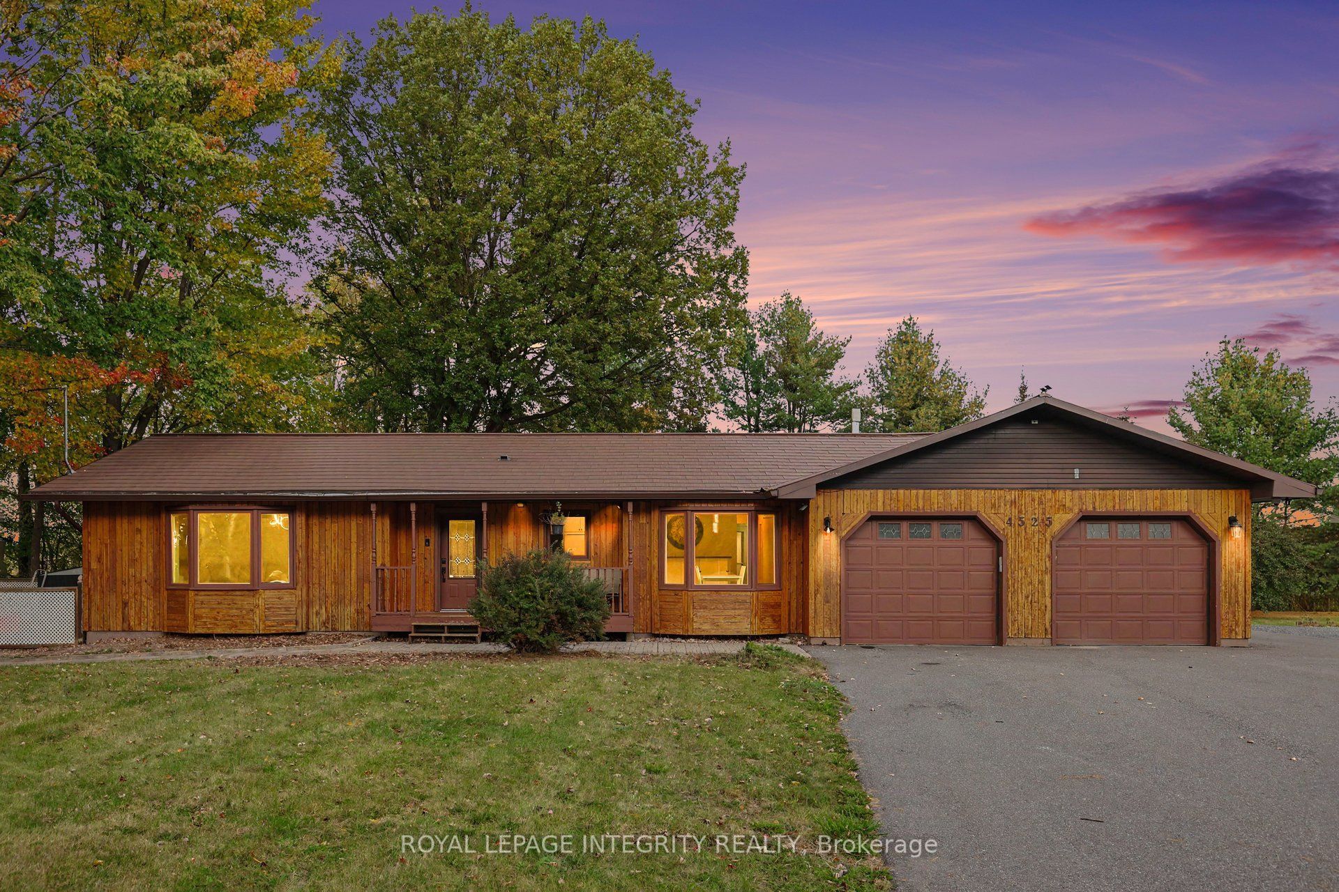 4525 8th Line Road Property Photo 1