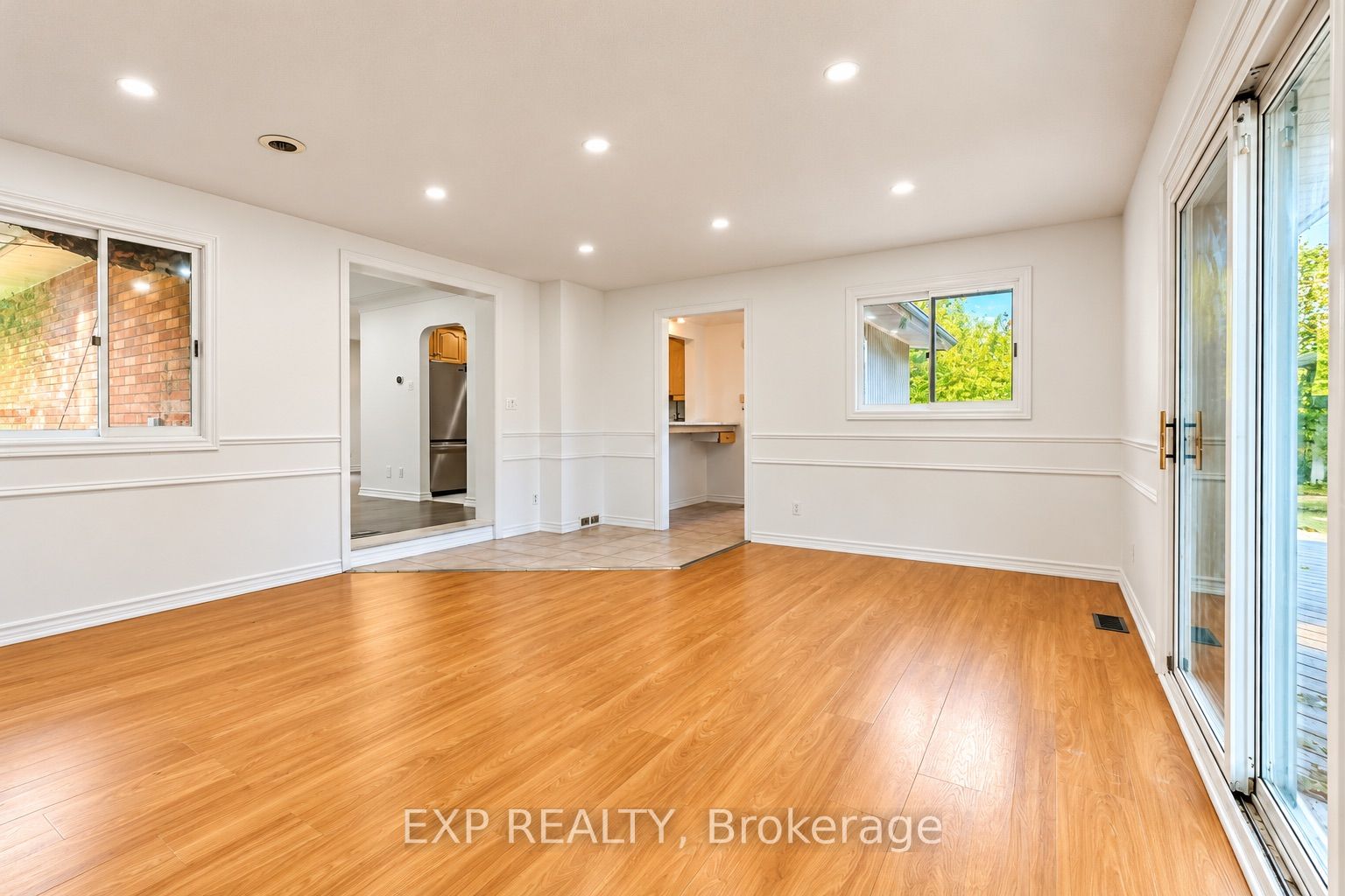1085 Saint Laurent Drive Property Photo 6