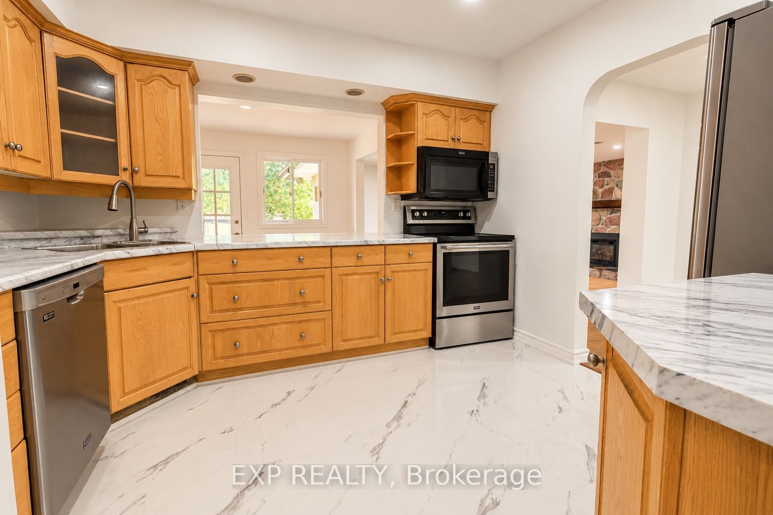 1085 Saint Laurent Drive Property Photo 10