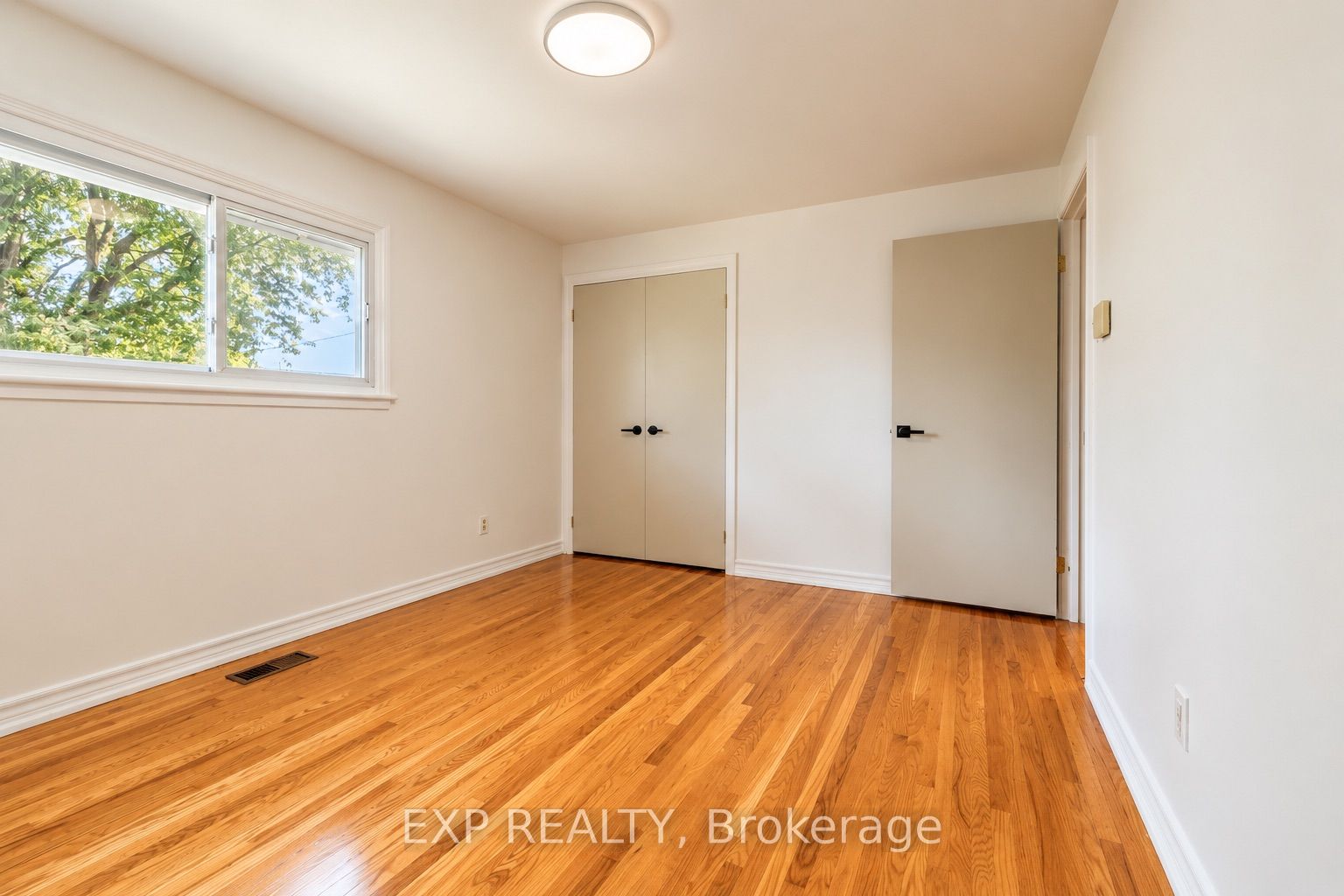 1085 Saint Laurent Drive Property Photo 14