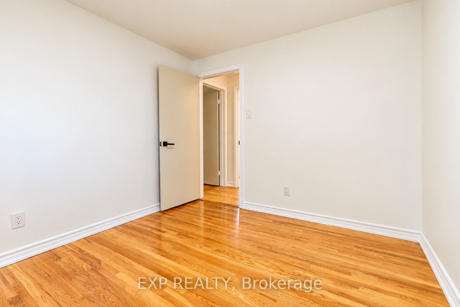 1085 Saint Laurent Drive Property Photo 15