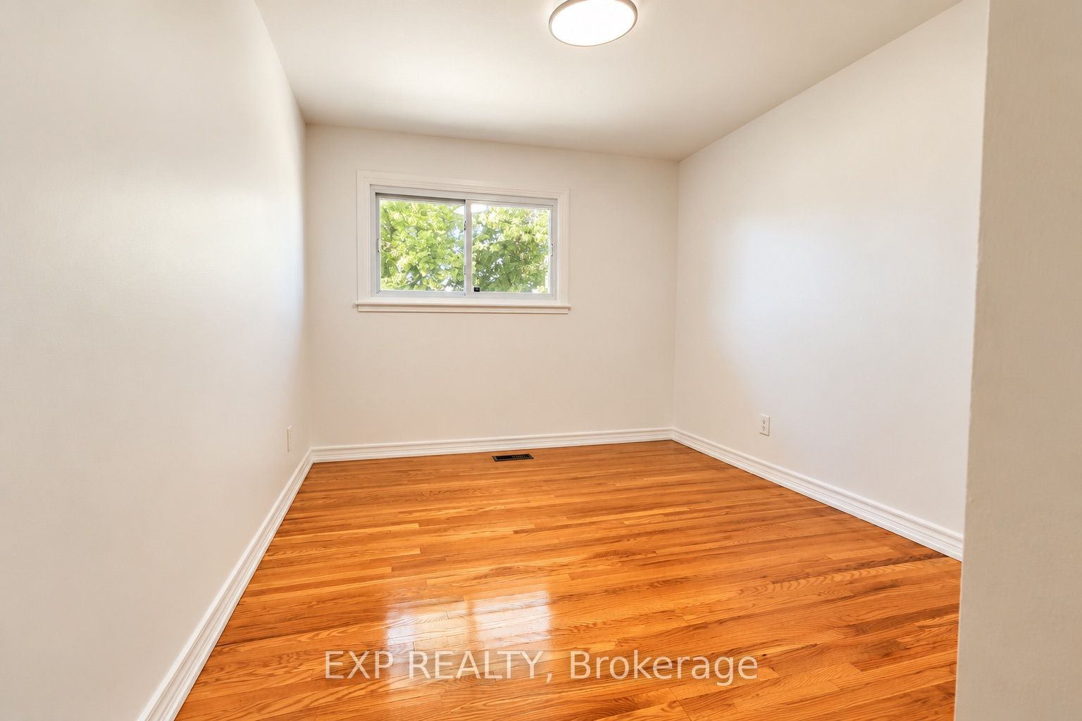 1085 Saint Laurent Drive Property Photo 16