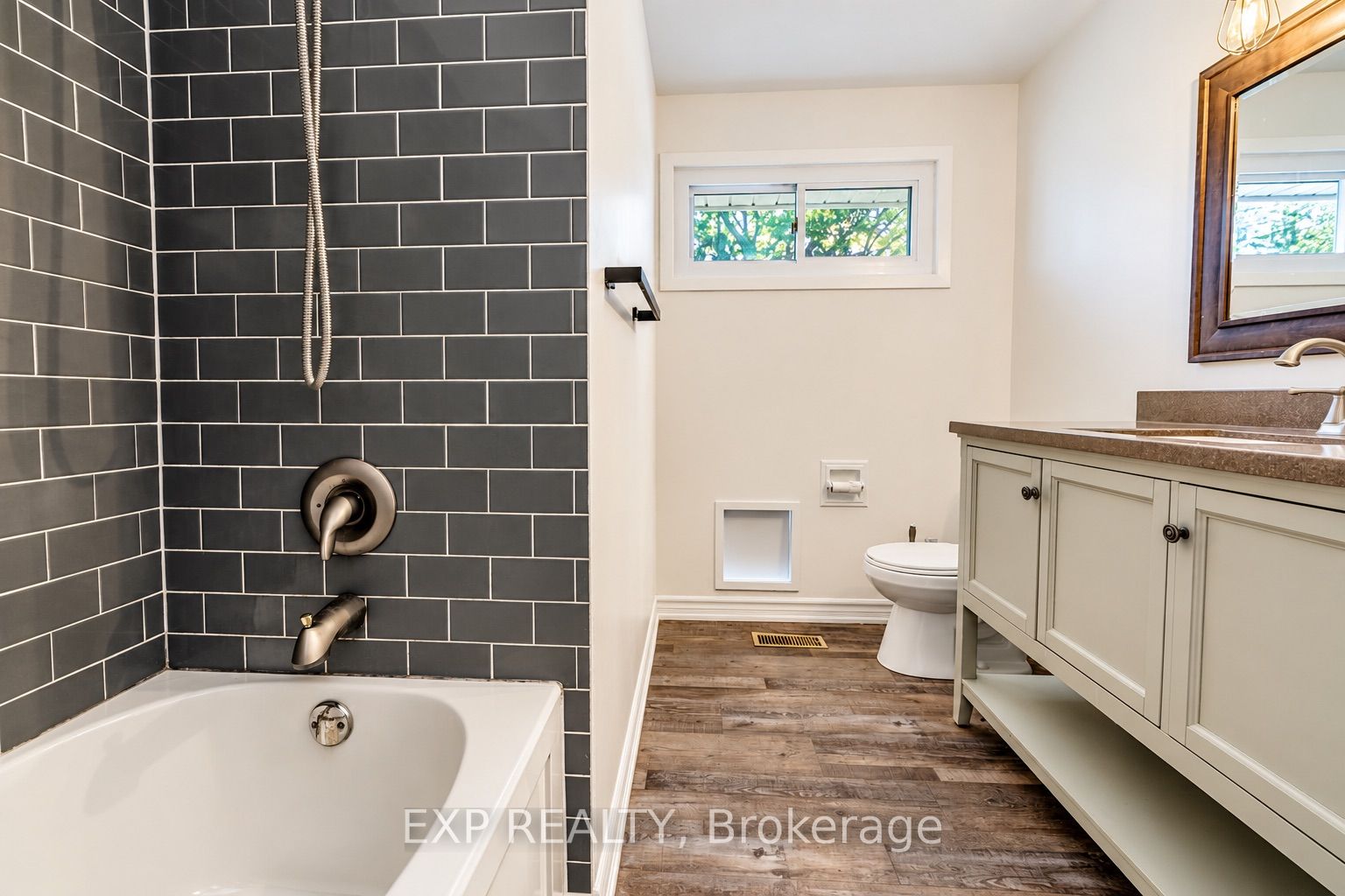 1085 Saint Laurent Drive Property Photo 20
