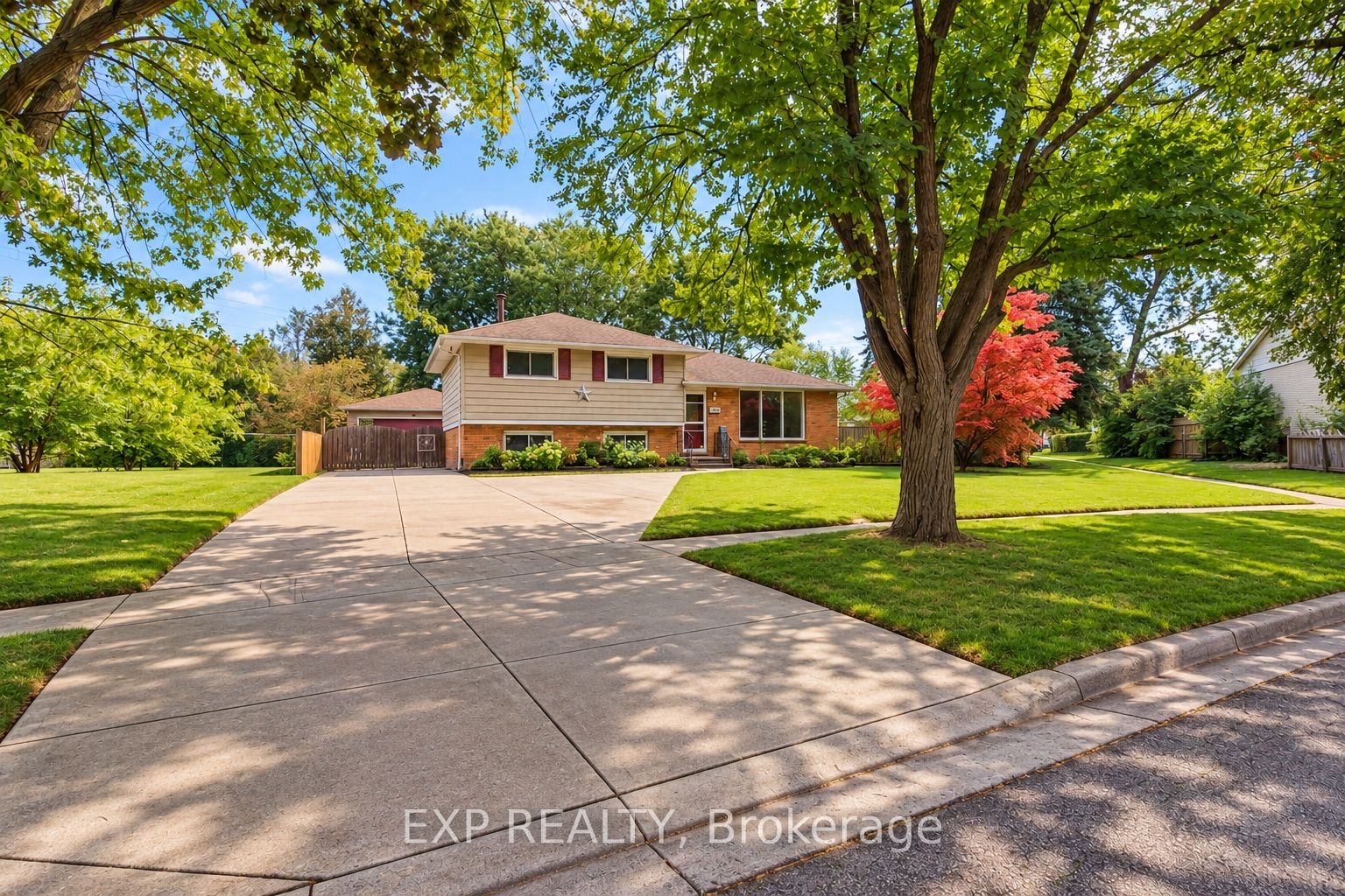 1085 Saint Laurent Drive Property Photo 26