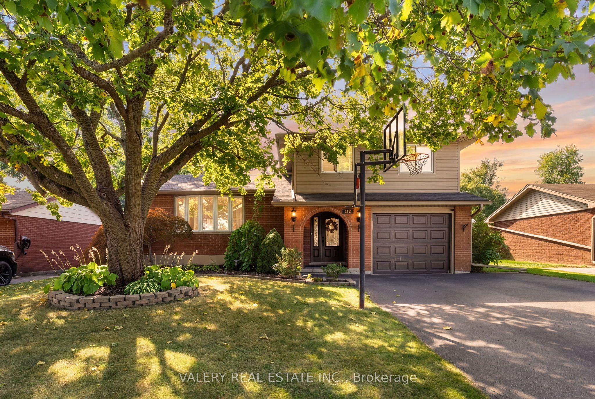 276 Maurice Street Property Photo 1