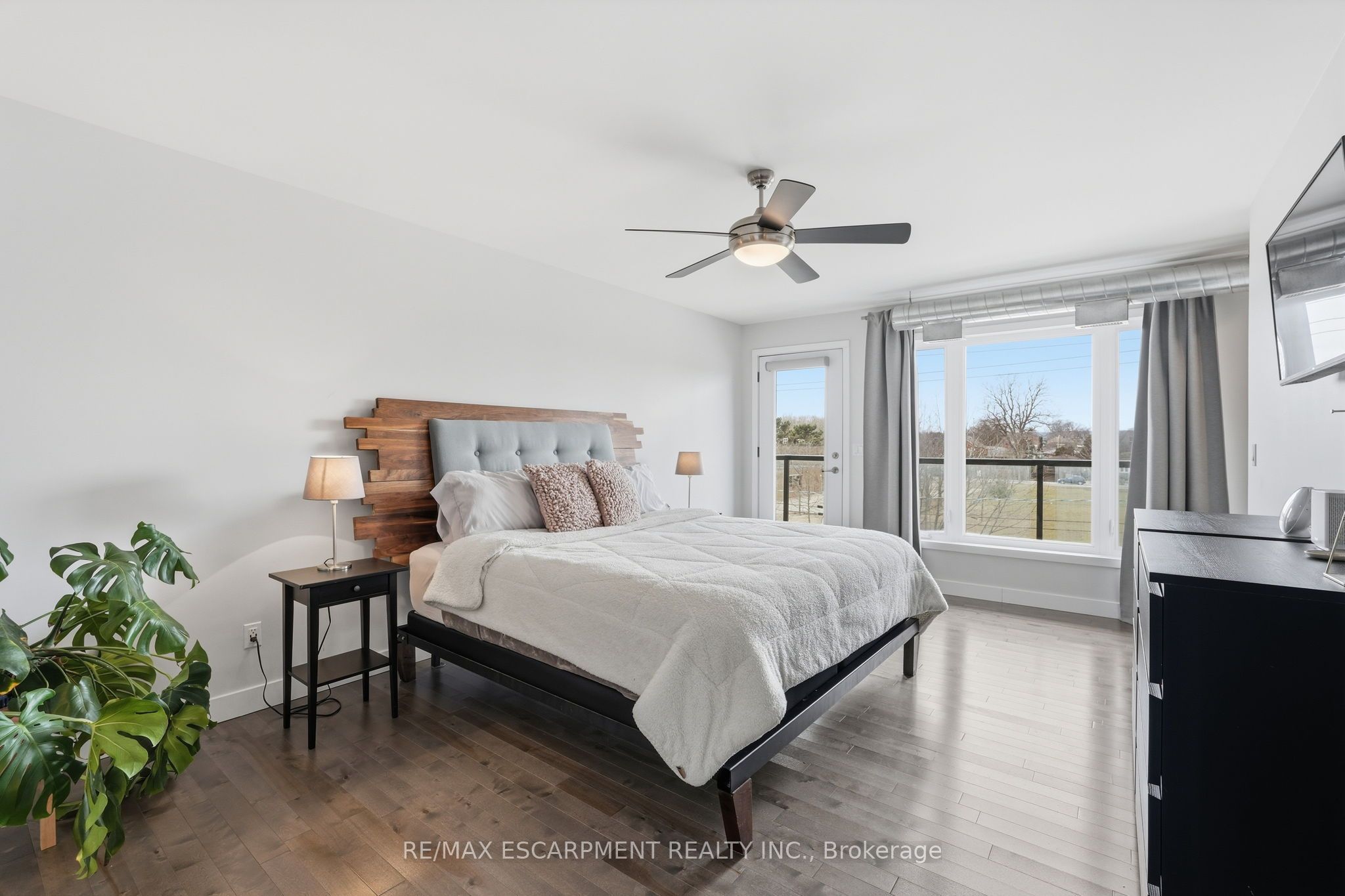 414 John Street Property Photo 21