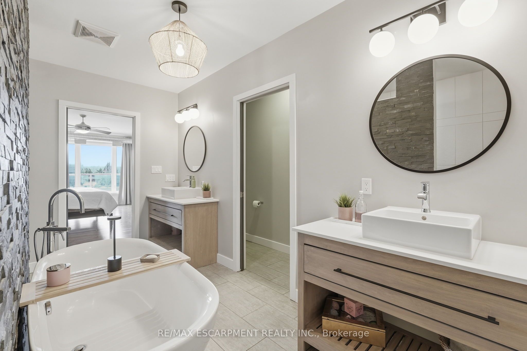 414 John Street Property Photo 28