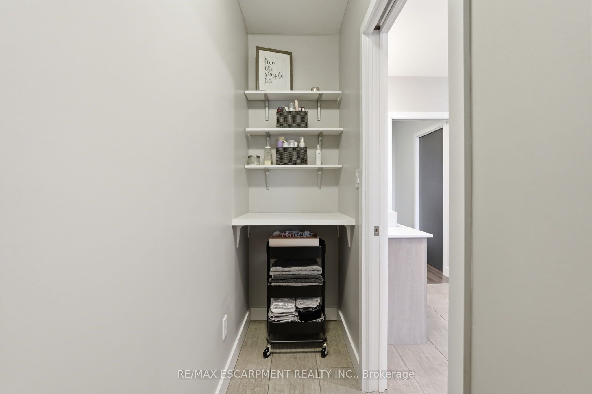 414 John Street Property Photo 40