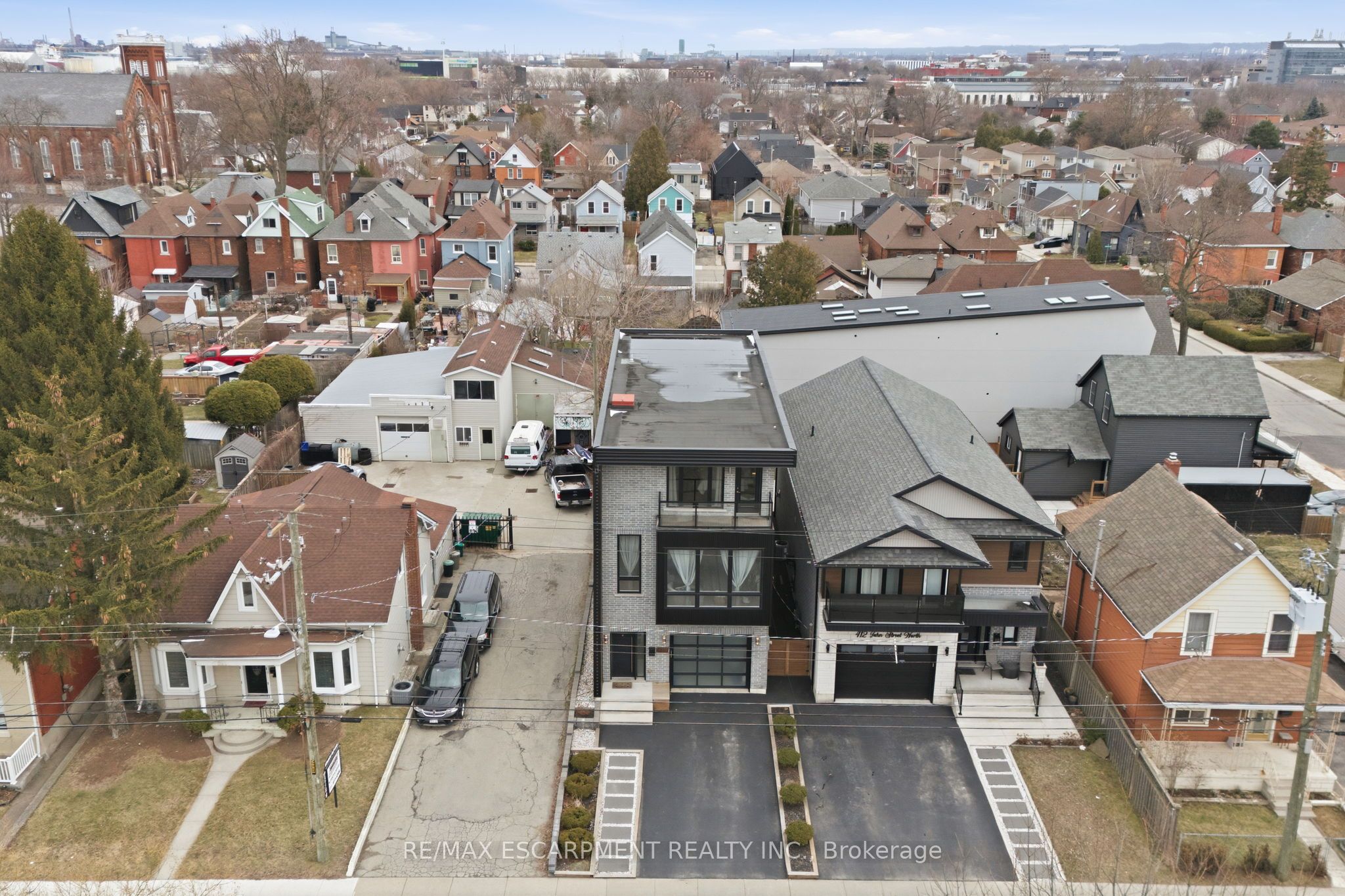 414 John Street Property Photo 49