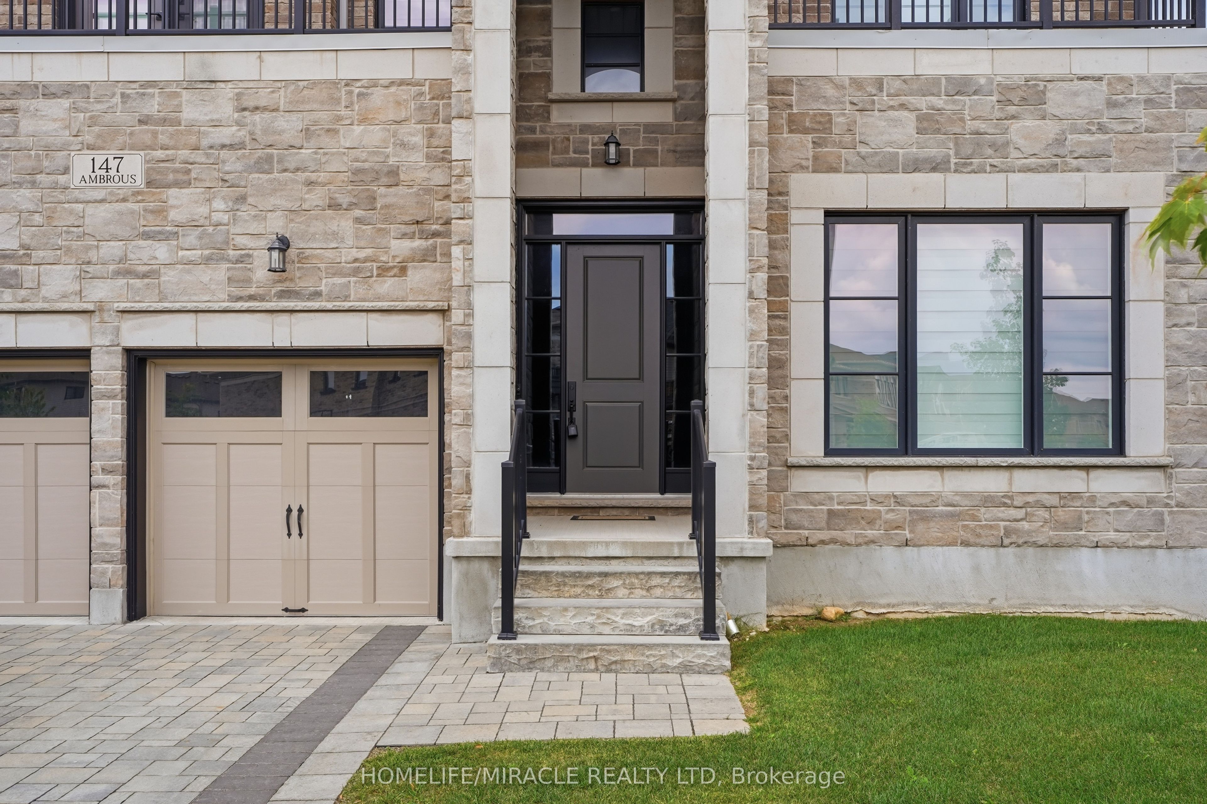 147 Ambrous Crescent Property Photo 2