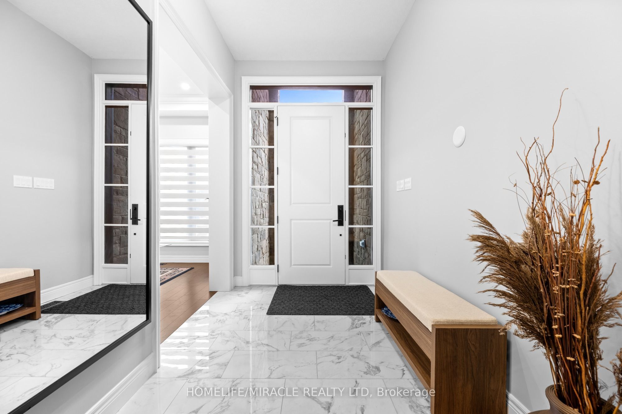 147 Ambrous Crescent Property Photo 4