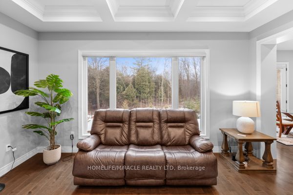 147 Ambrous Crescent Property Photo 11